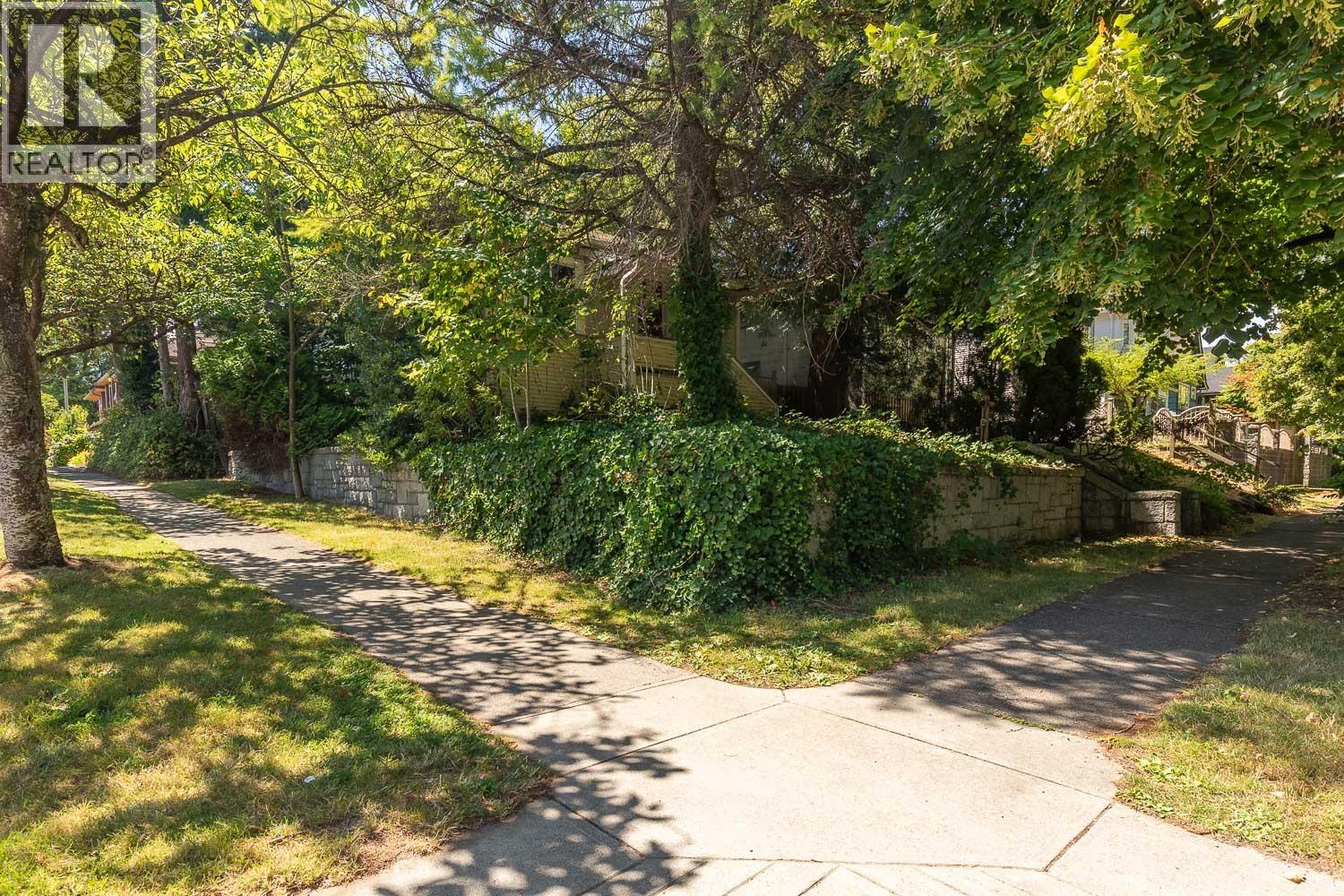 1194 E 18th Avenue Property Photo 19