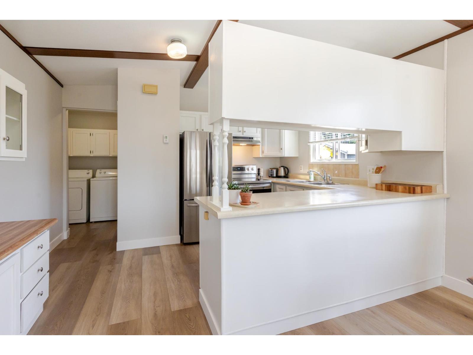 230 27111 0 Avenue Property Photo 15