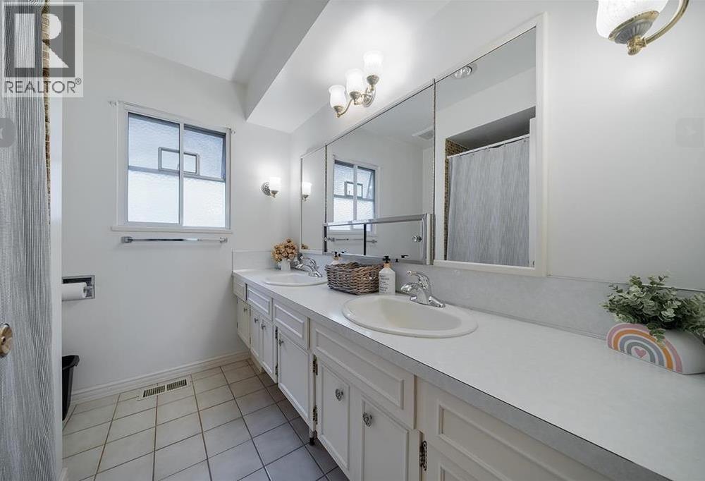 2349 Rosedale Dr Property Photo 8
