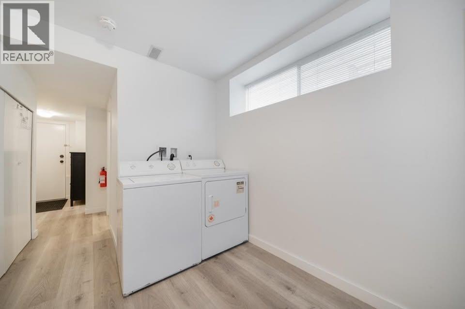 2349 Rosedale Dr Property Photo 18