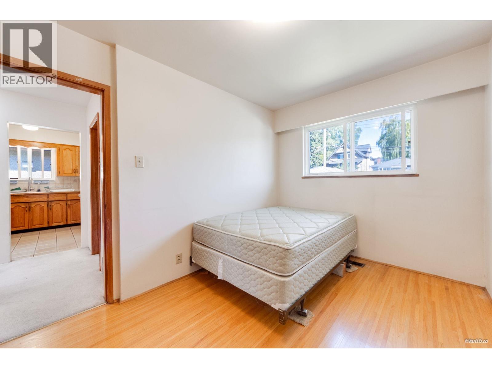 25 E 47th Avenue Property Photo 17