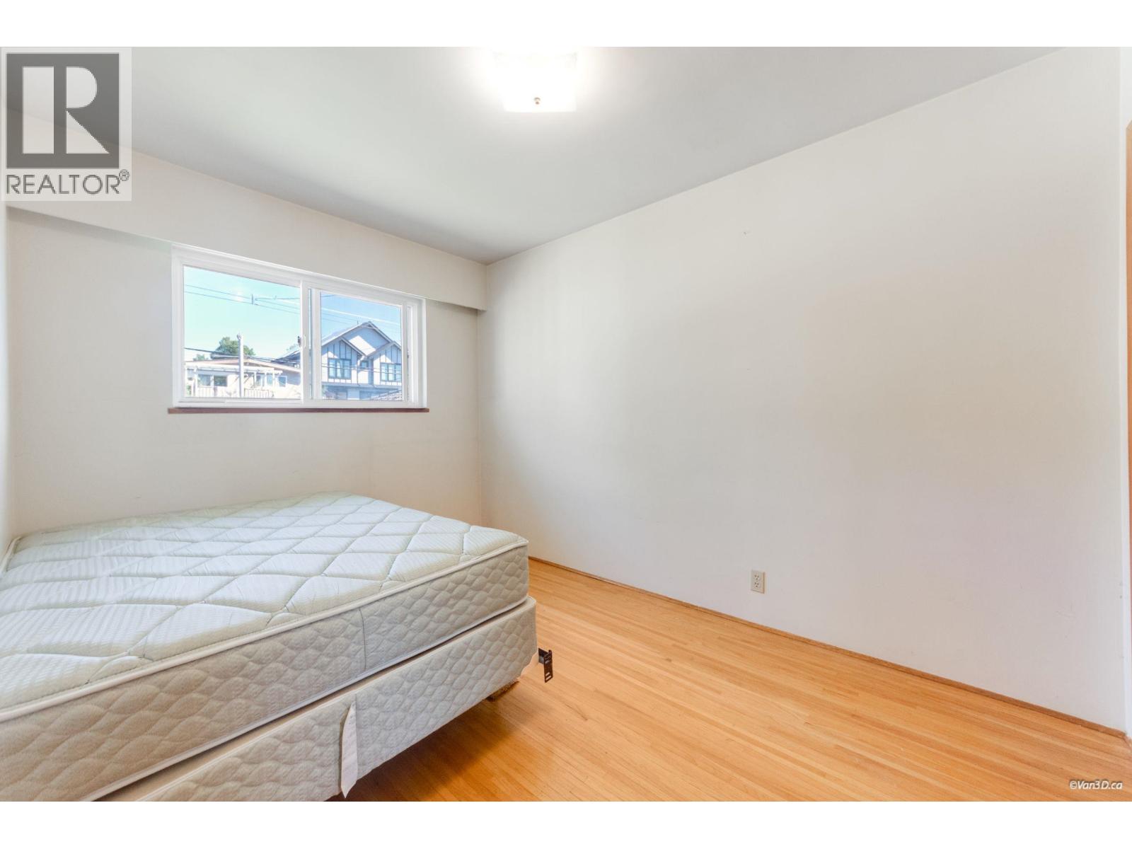 25 E 47th Avenue Property Photo 18