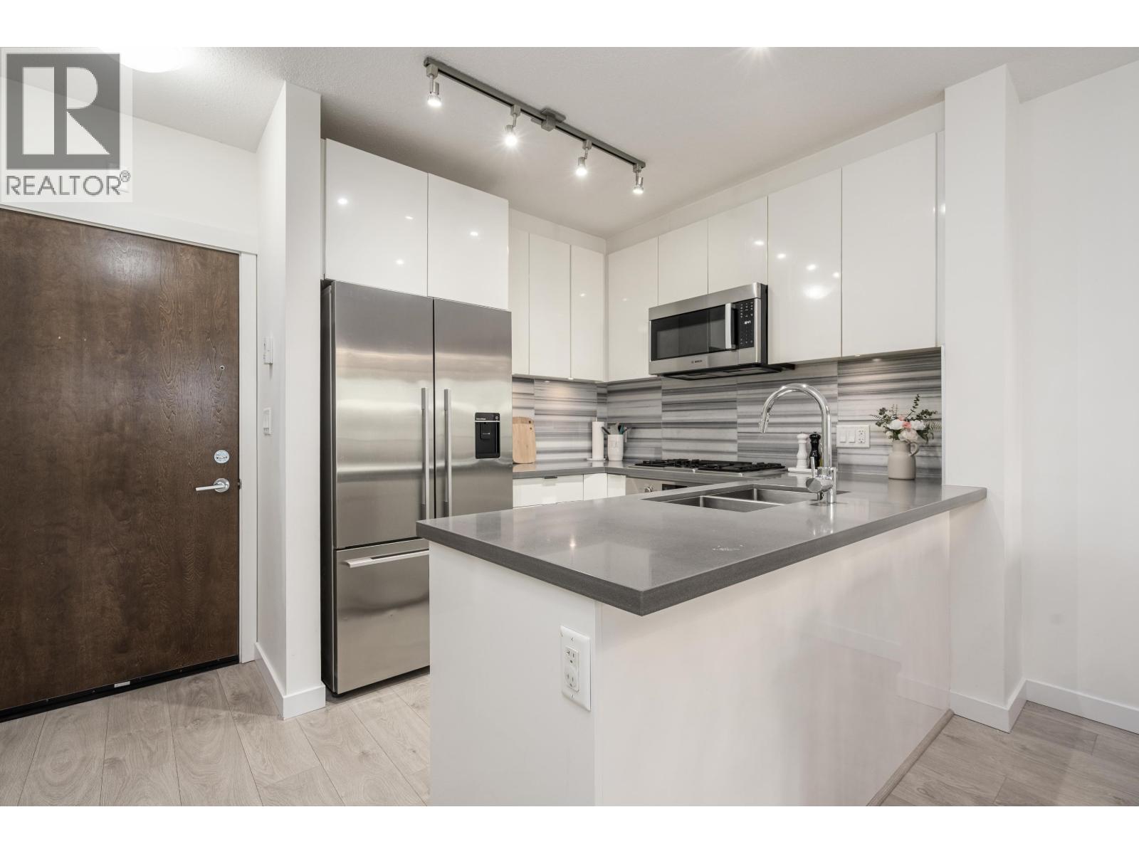210 3168 Riverwalk Avenue Property Photo 10