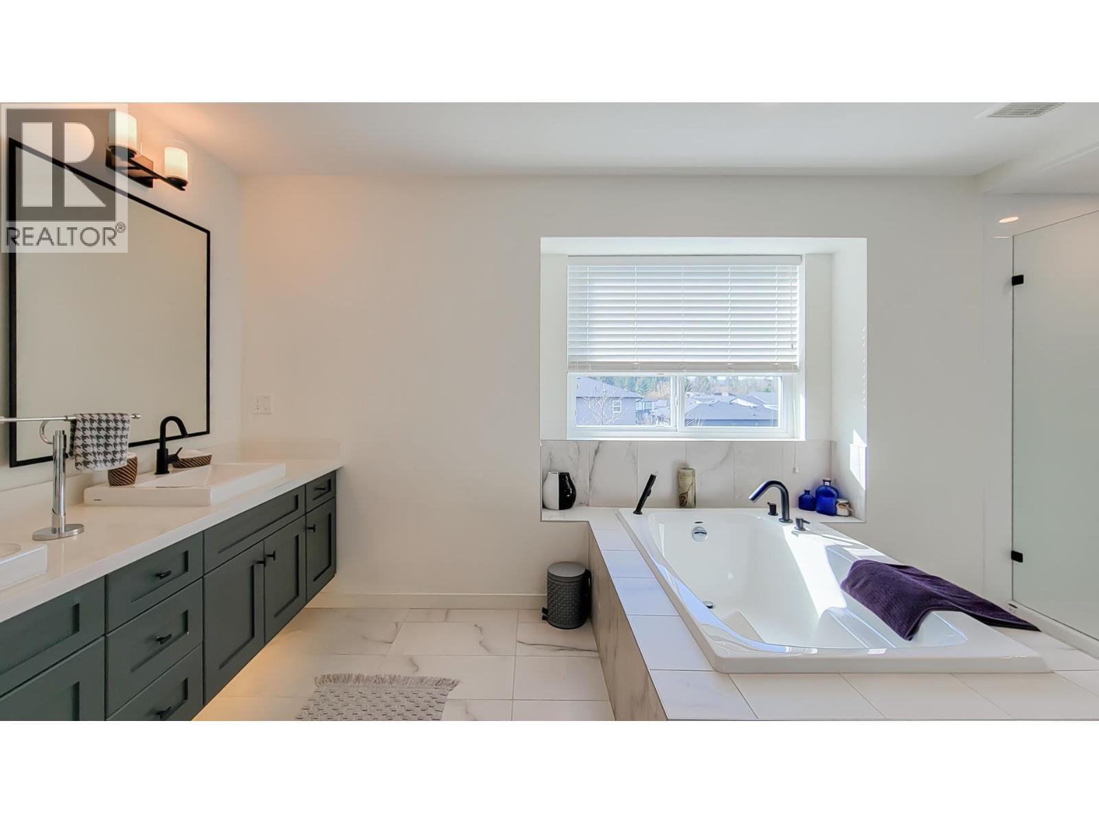 24670 106 Avenue Property Photo 15