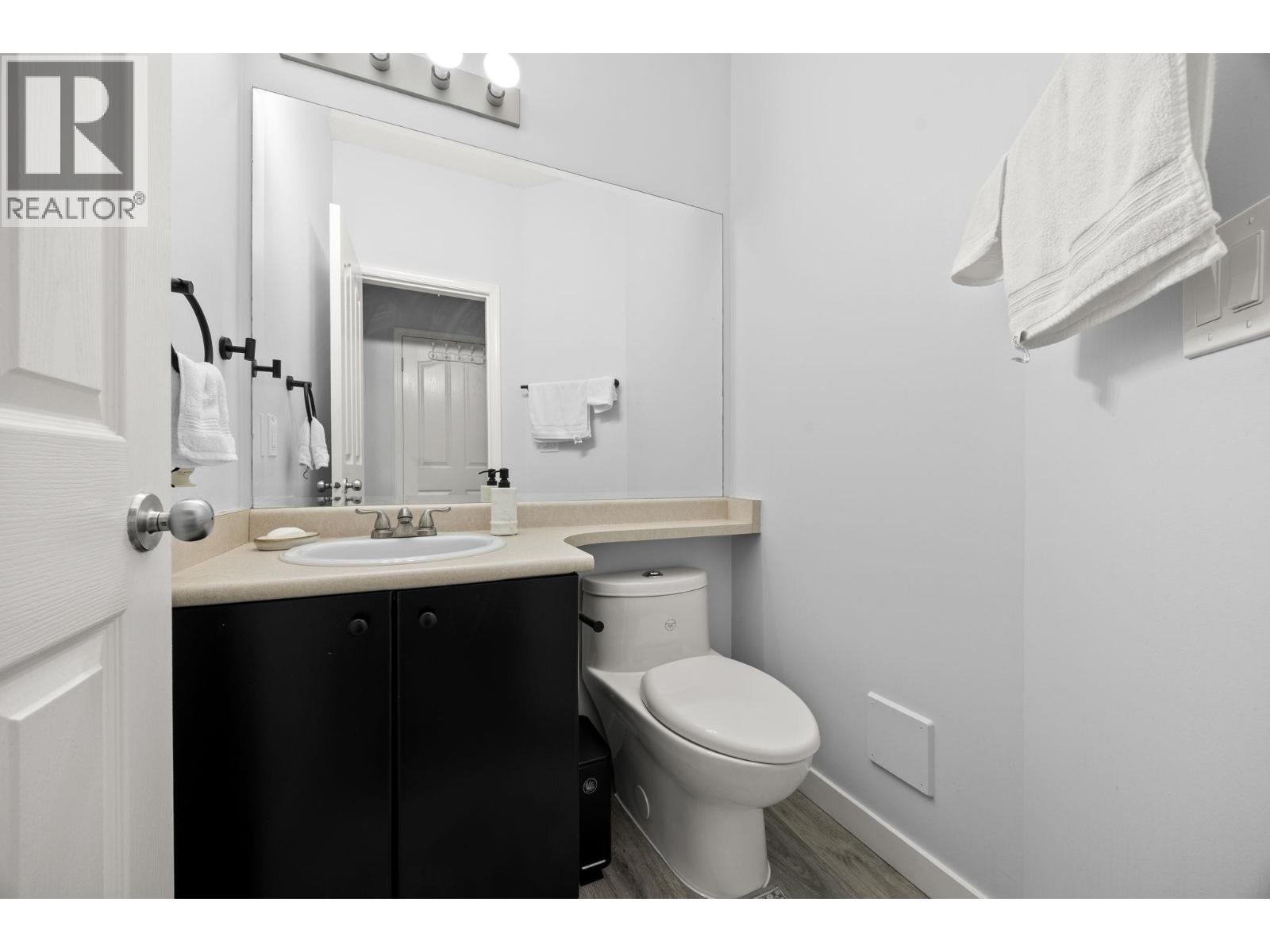 10256 243a Street Property Photo 16