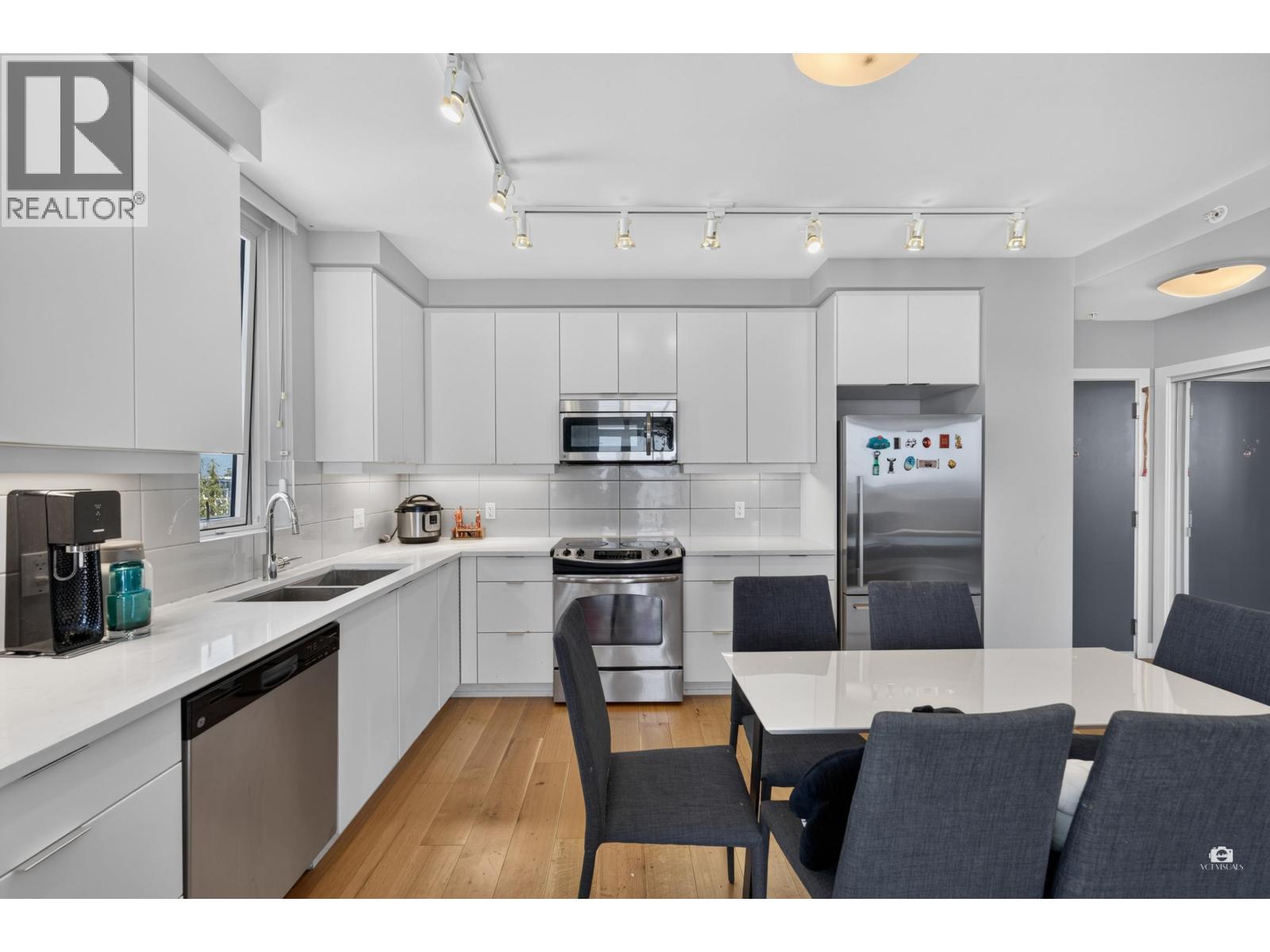 1206 9393 Tower Road Property Photo 5