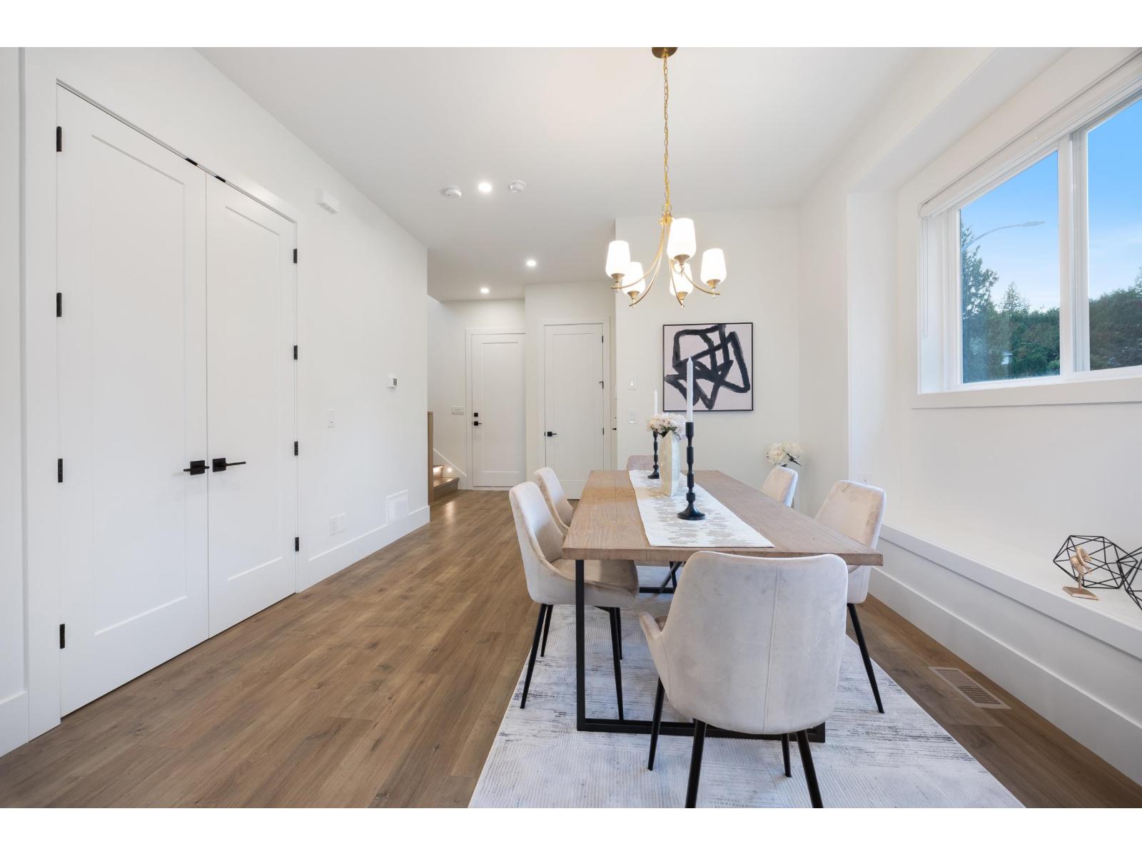 7028 205 Street Property Photo 14