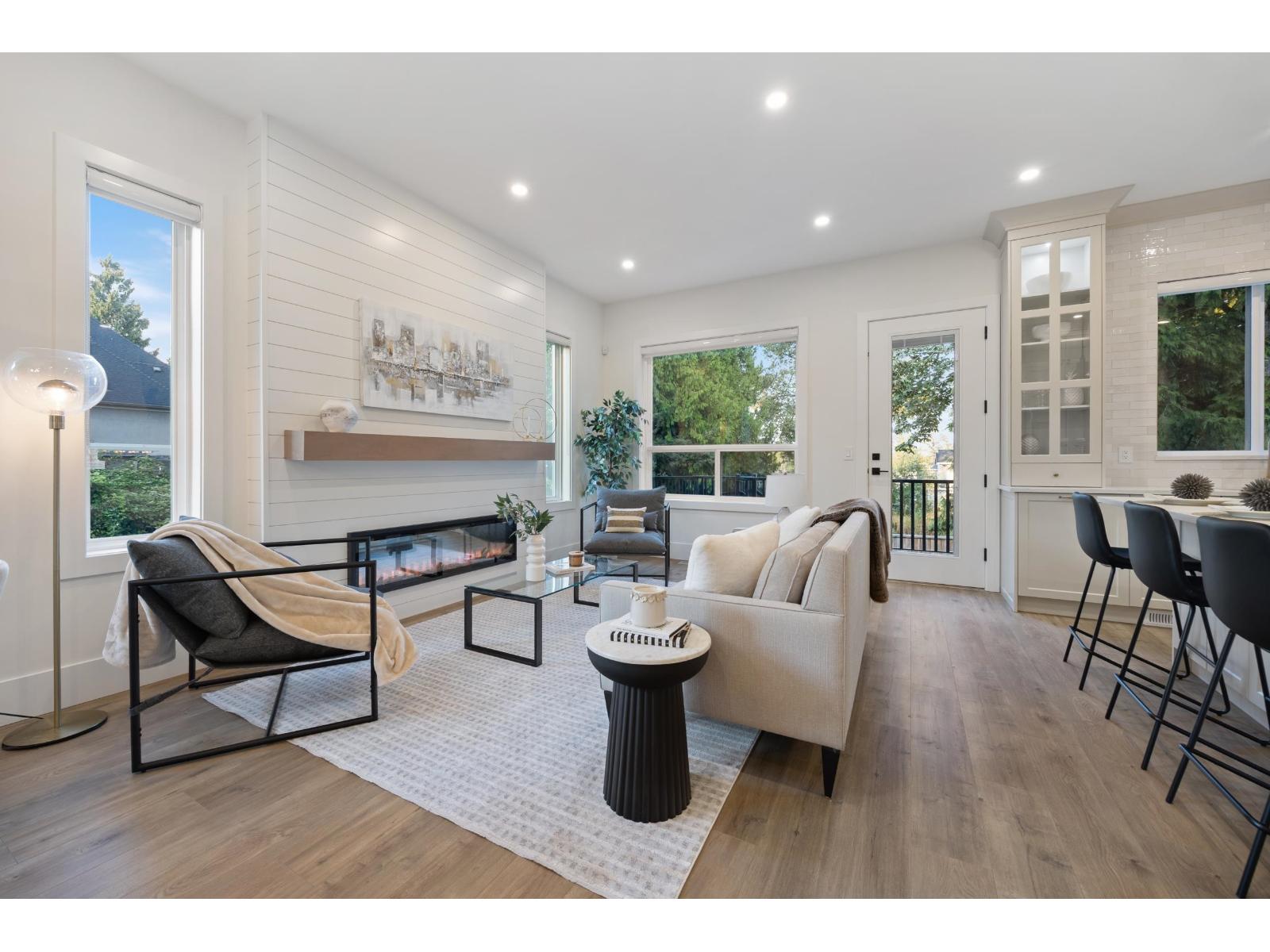 7028 205 Street Property Photo 15