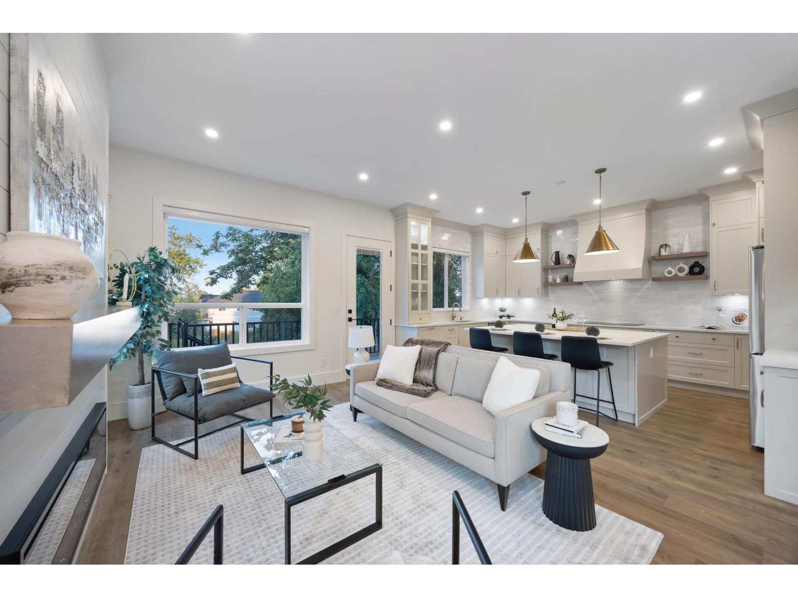 7028 205 Street Property Photo 16