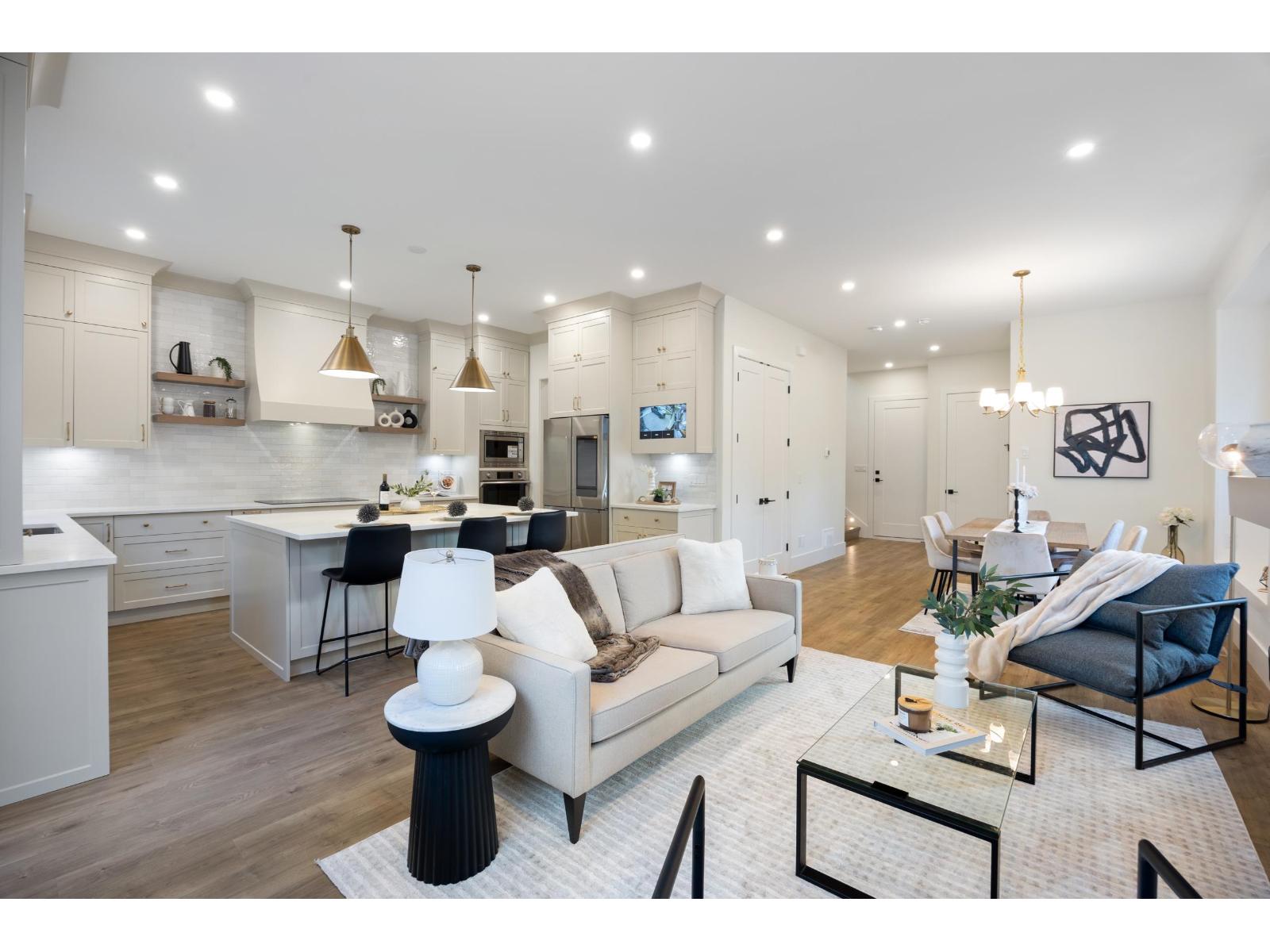 7028 205 Street Property Photo 19