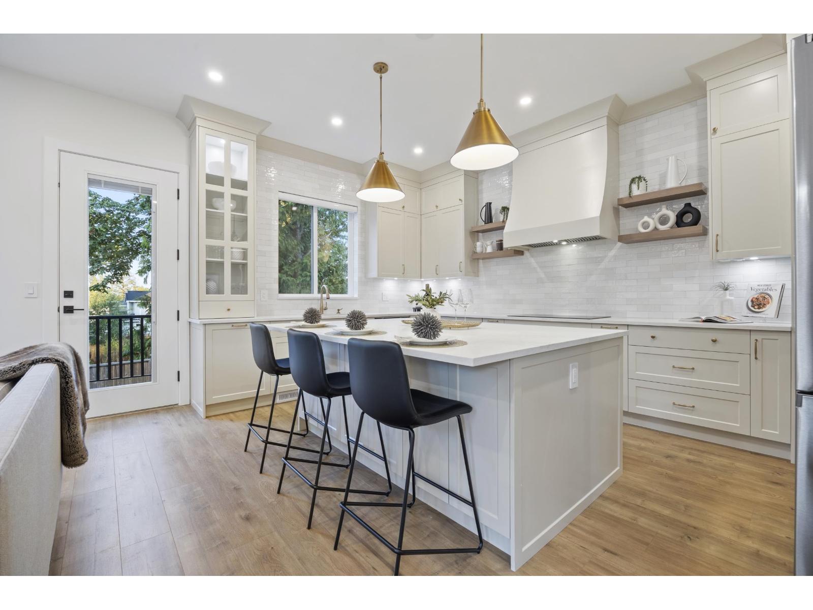 7028 205 Street Property Photo 22