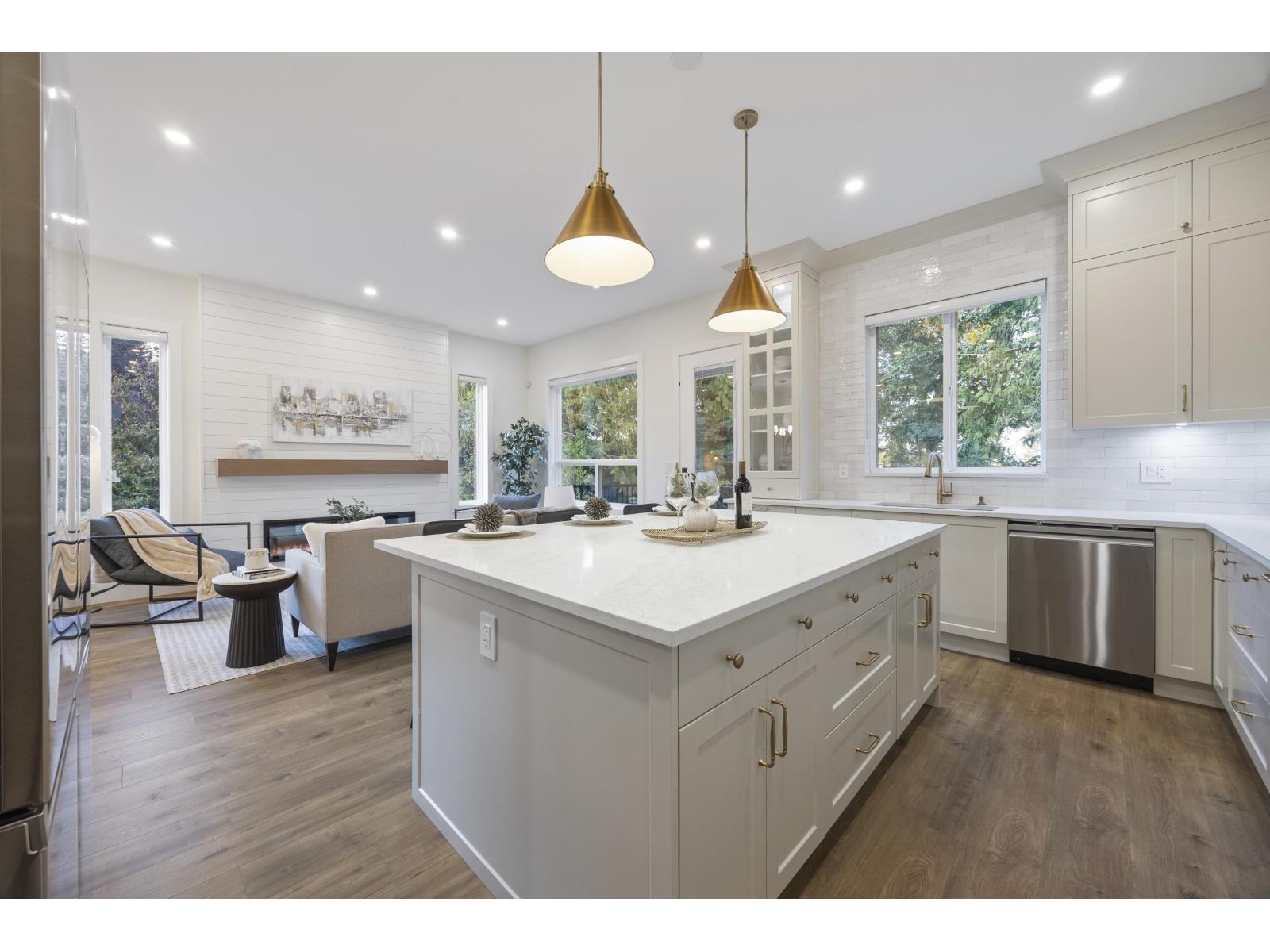 7028 205 Street Property Photo 23
