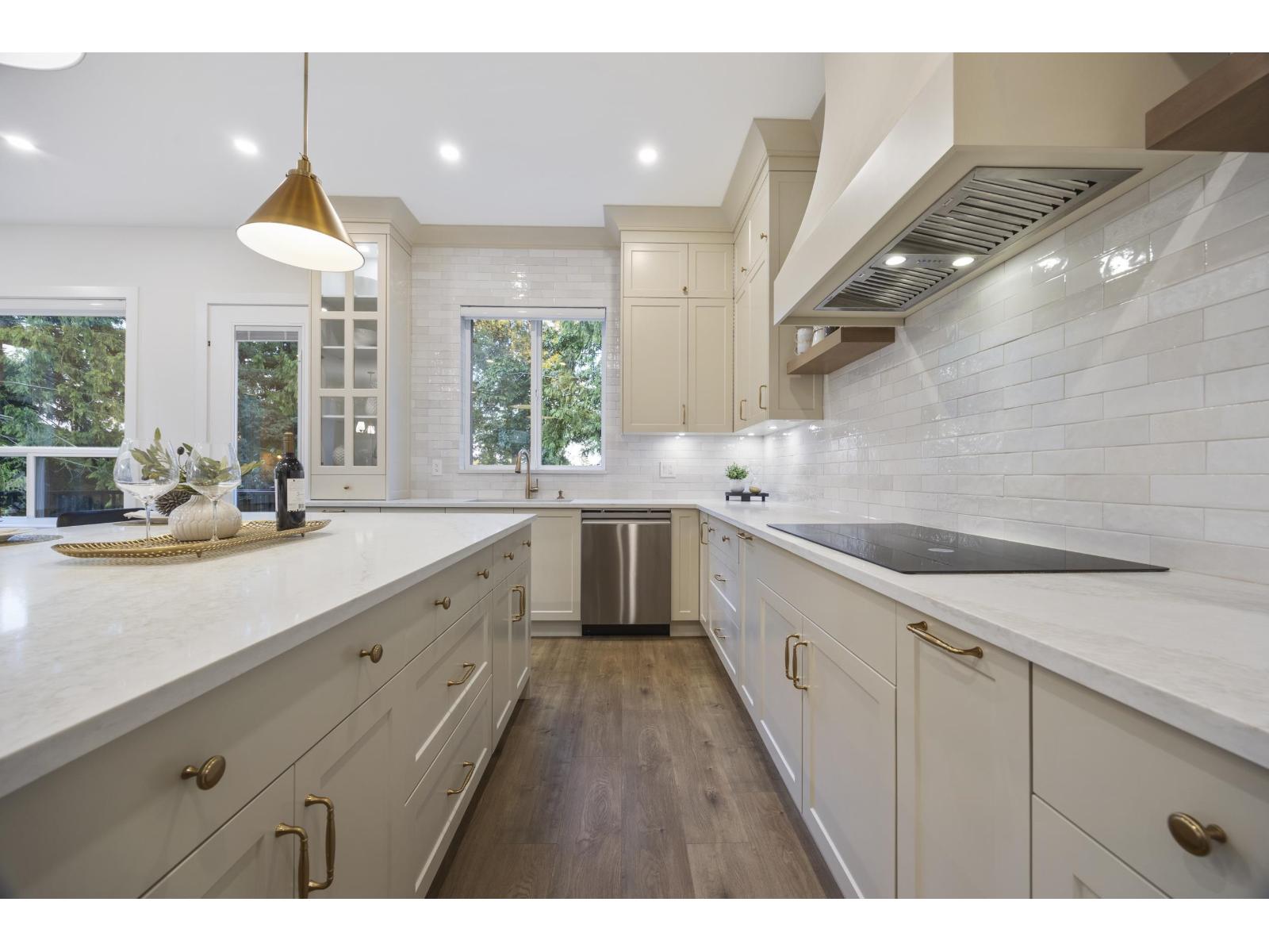 7028 205 Street Property Photo 24