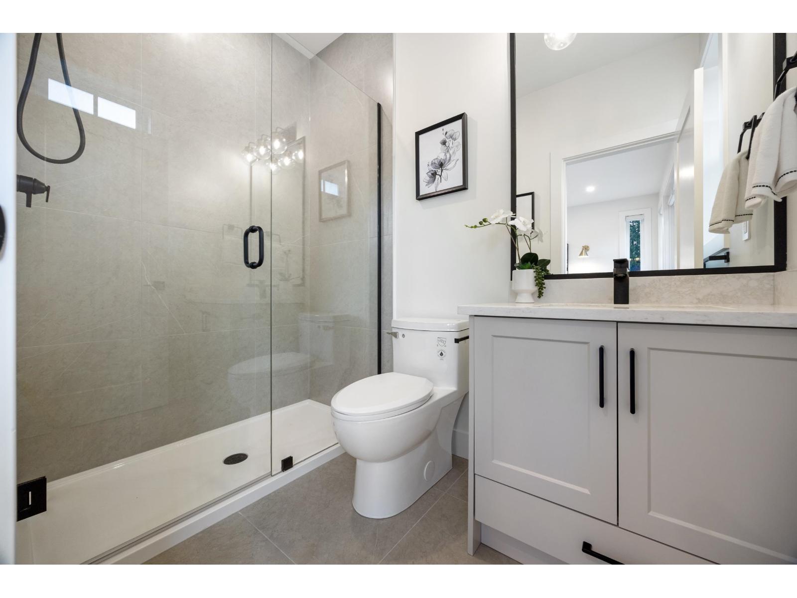 7028 205 Street Property Photo 34