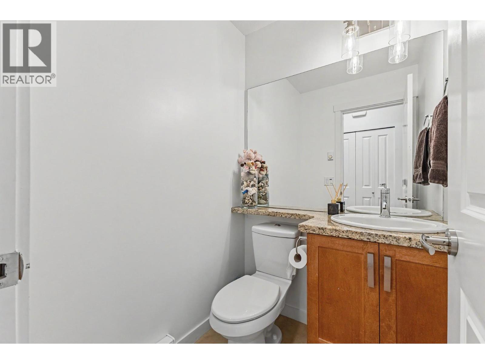 1427 Collins Road Property Photo 9