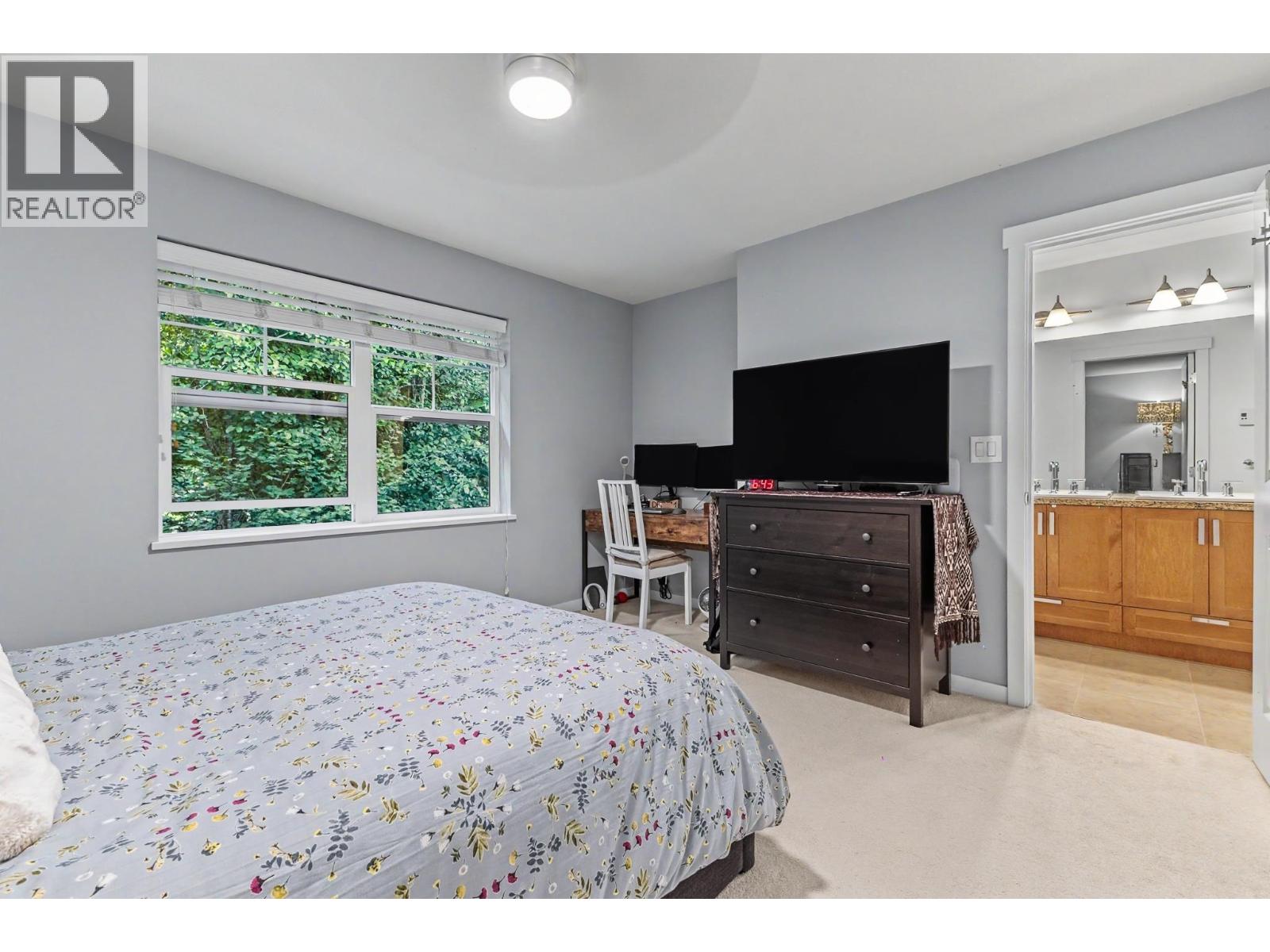 1427 Collins Road Property Photo 18