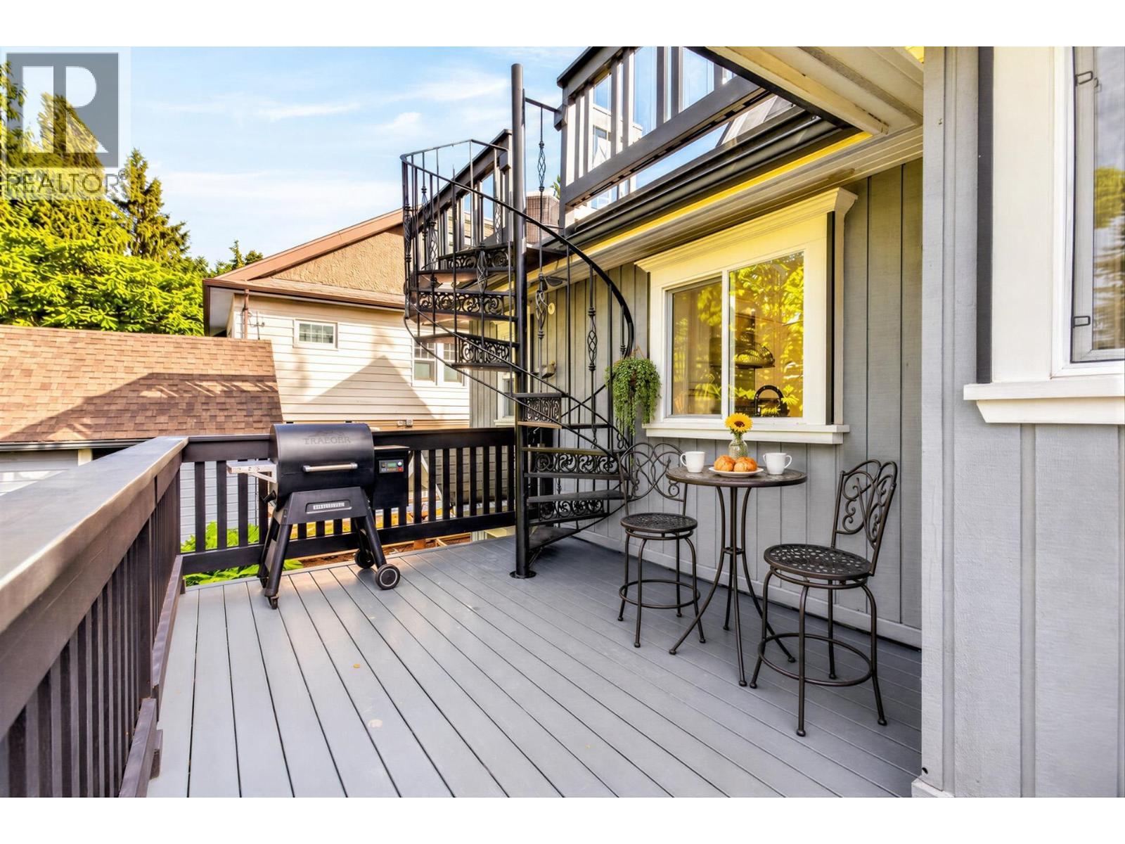 725 Fifth Street Property Photo 10