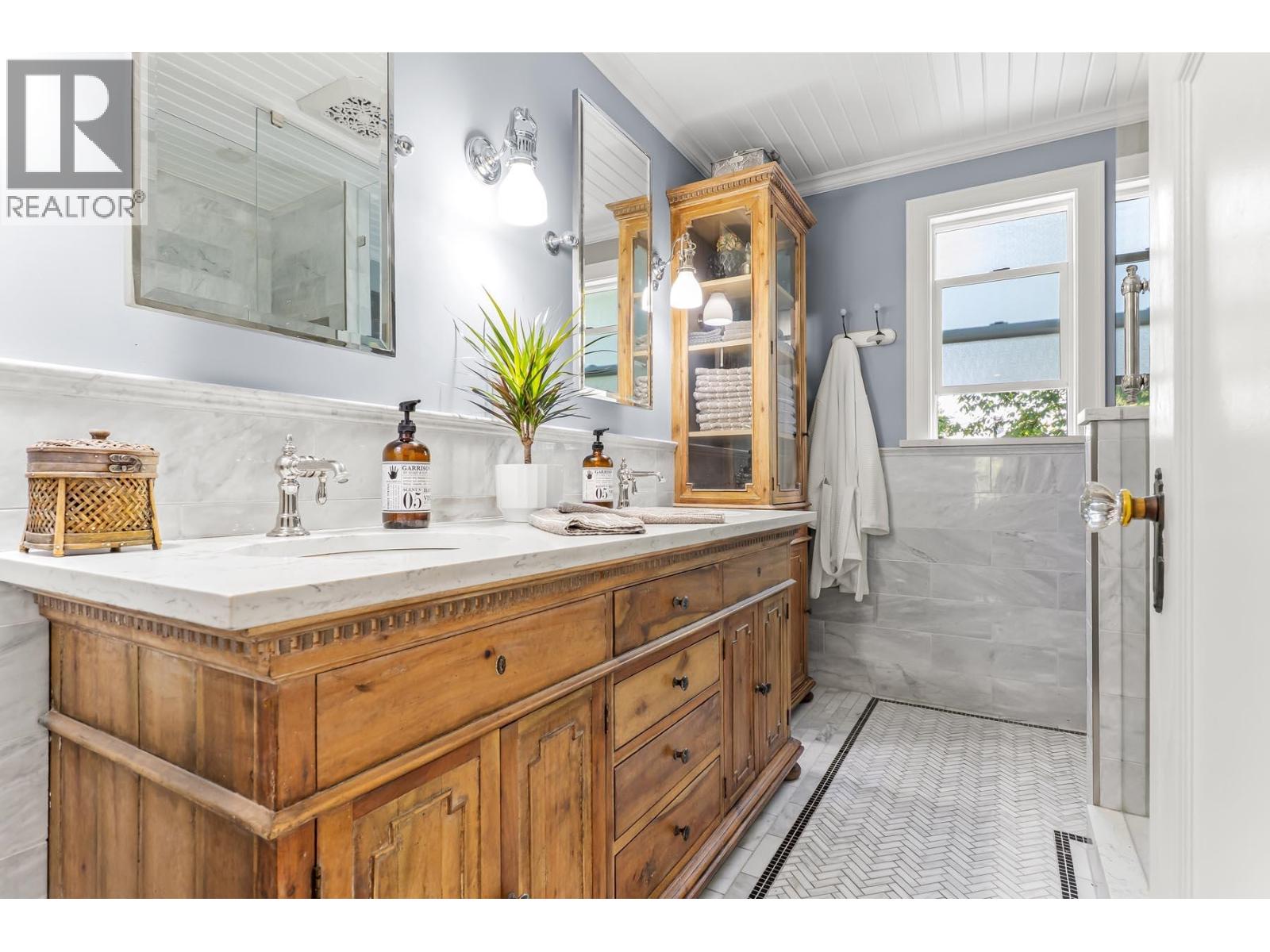 725 Fifth Street Property Photo 15