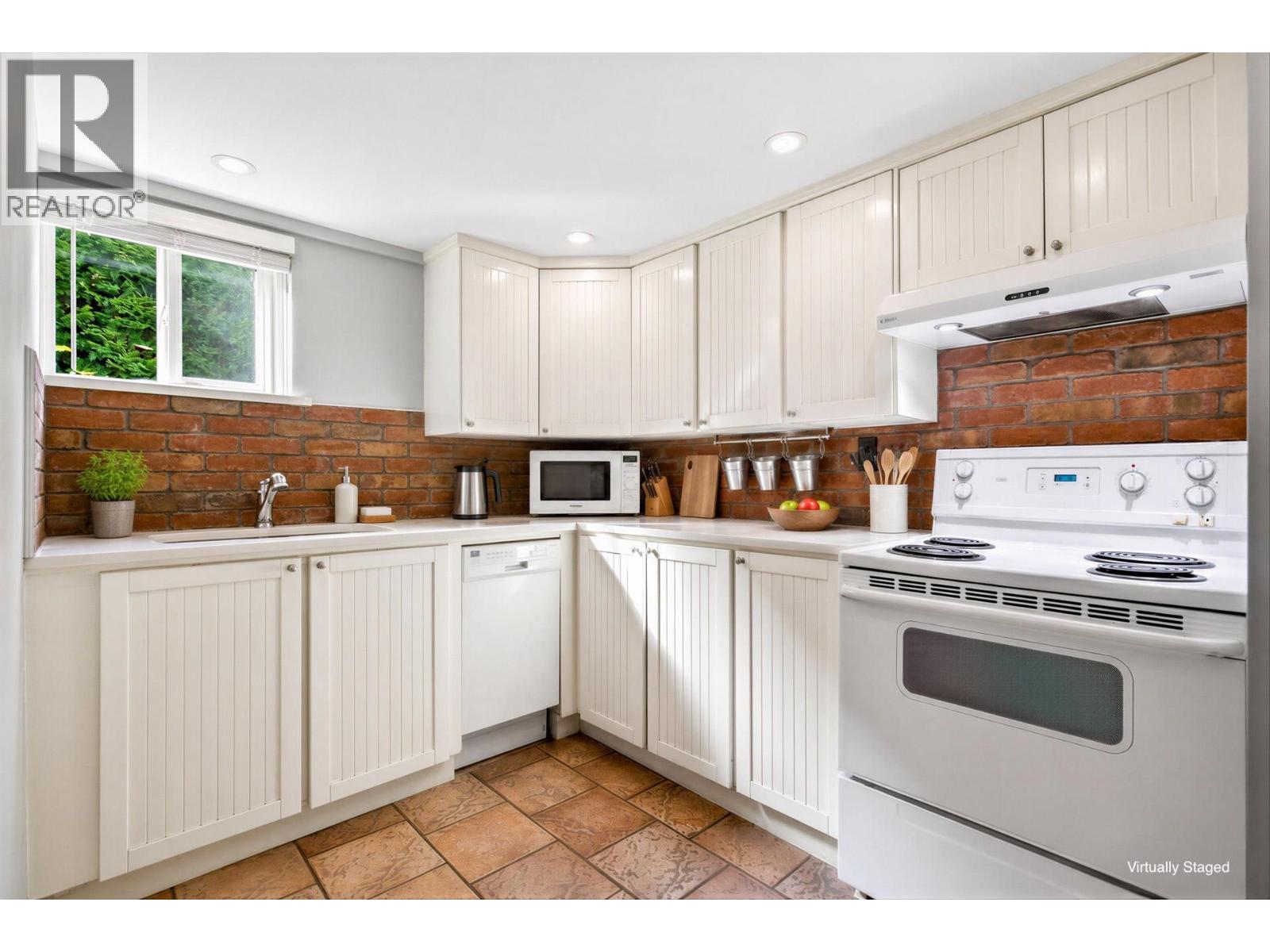 725 Fifth Street Property Photo 25