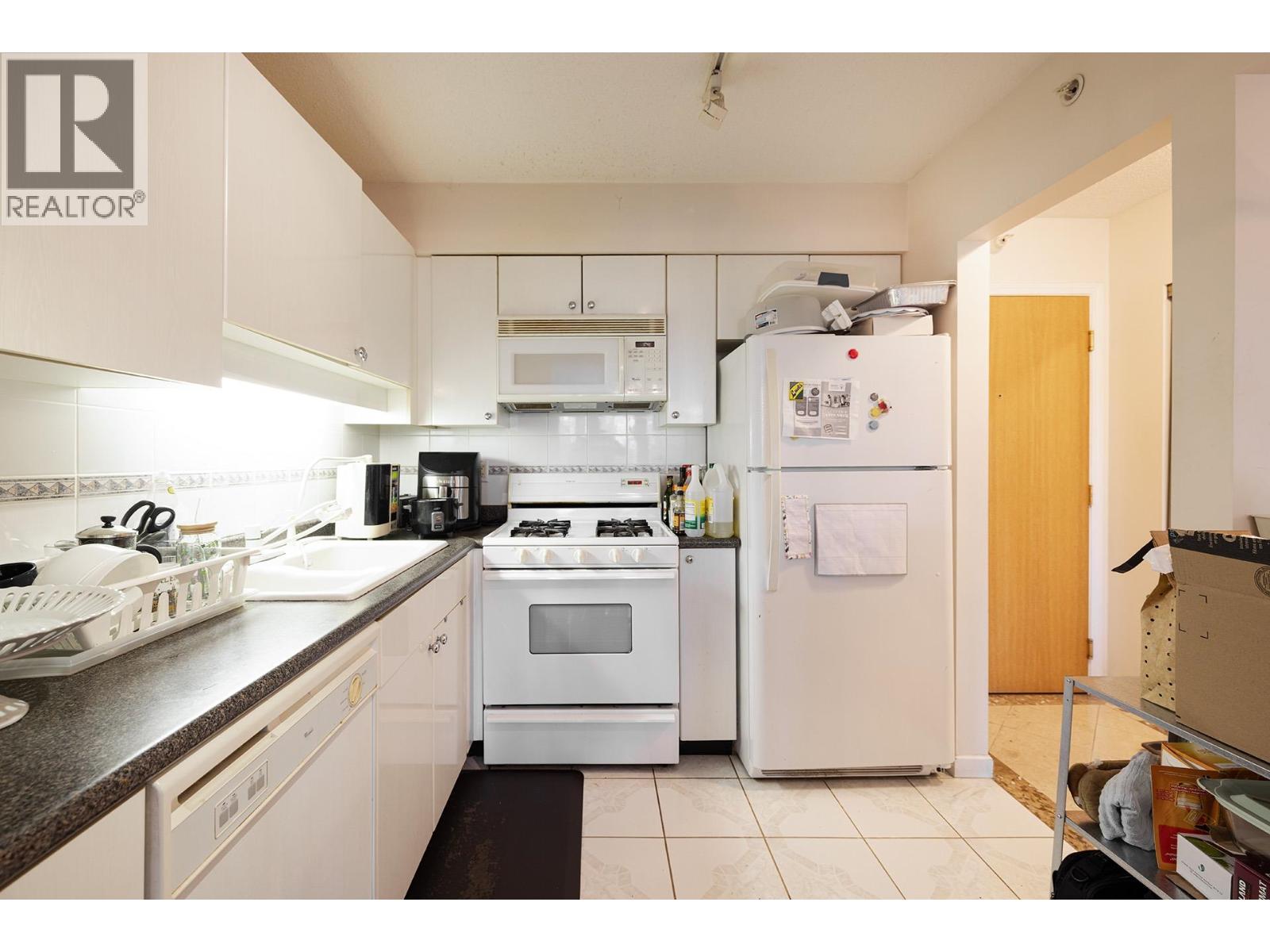502 8238 Saba Road Property Photo 5