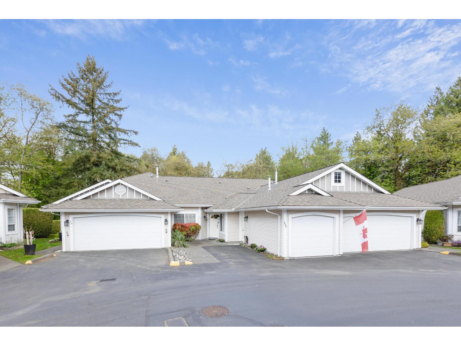 328 20655 88 Avenue Property Photo 1