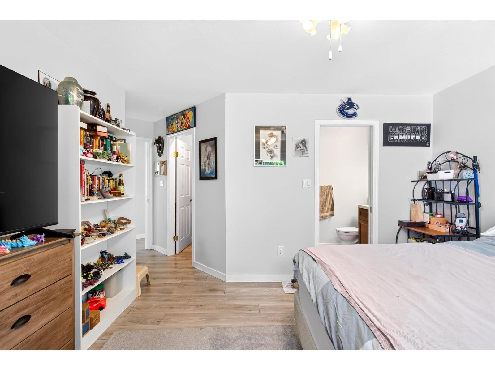 7755 Alder Street Property Photo 16
