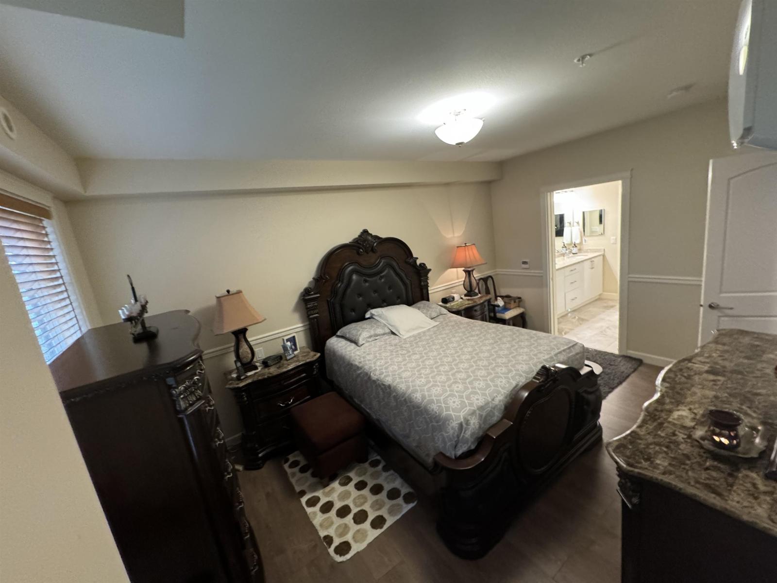 409 3535 146a Street Property Photo 17