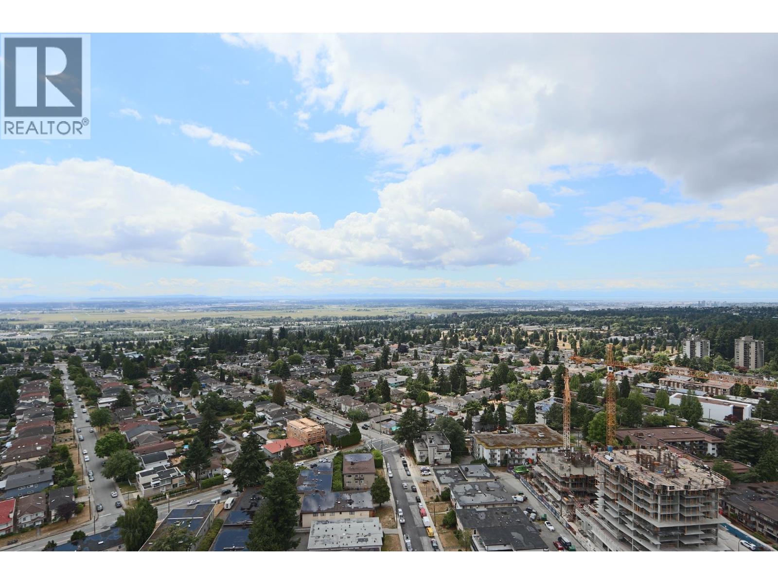 2401 6608 Sussex Avenue Property Photo 3