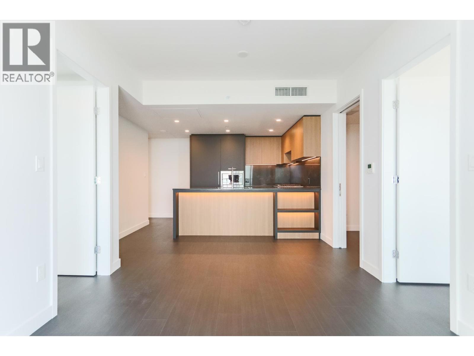 2401 6608 Sussex Avenue Property Photo 5