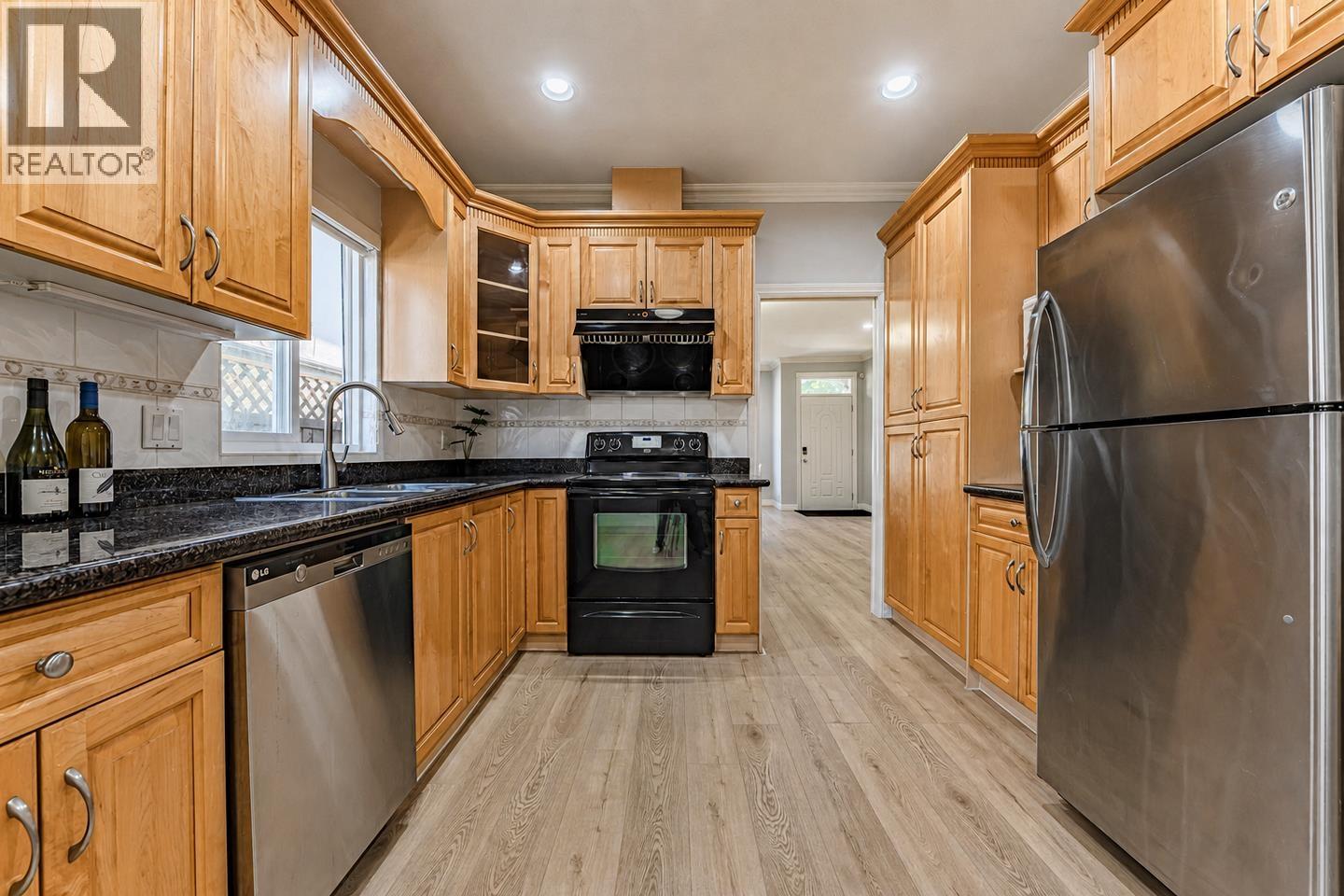 7930 Edmonds Street Property Photo 10