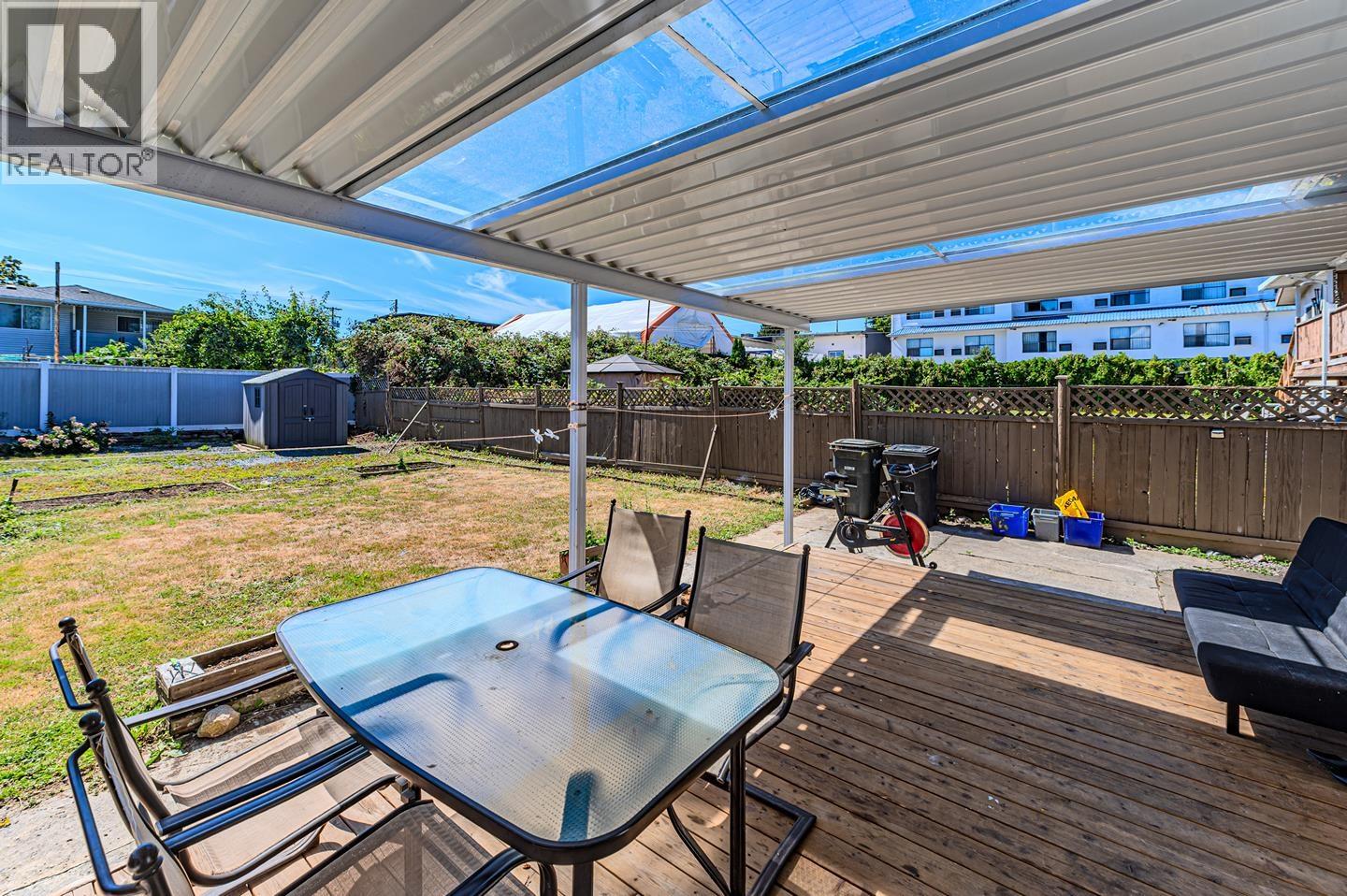 7930 Edmonds Street Property Photo 29
