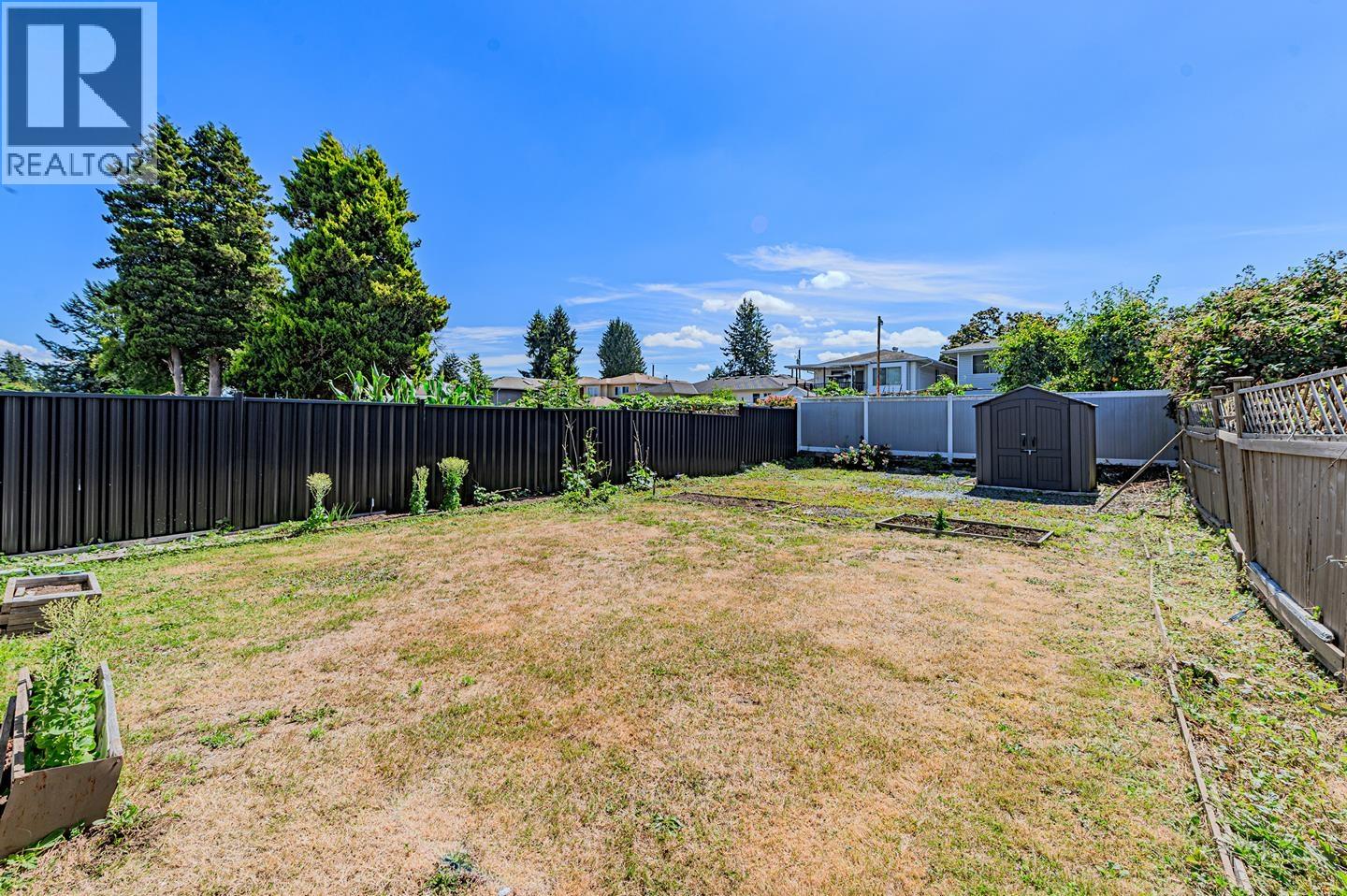 7930 Edmonds Street Property Photo 32