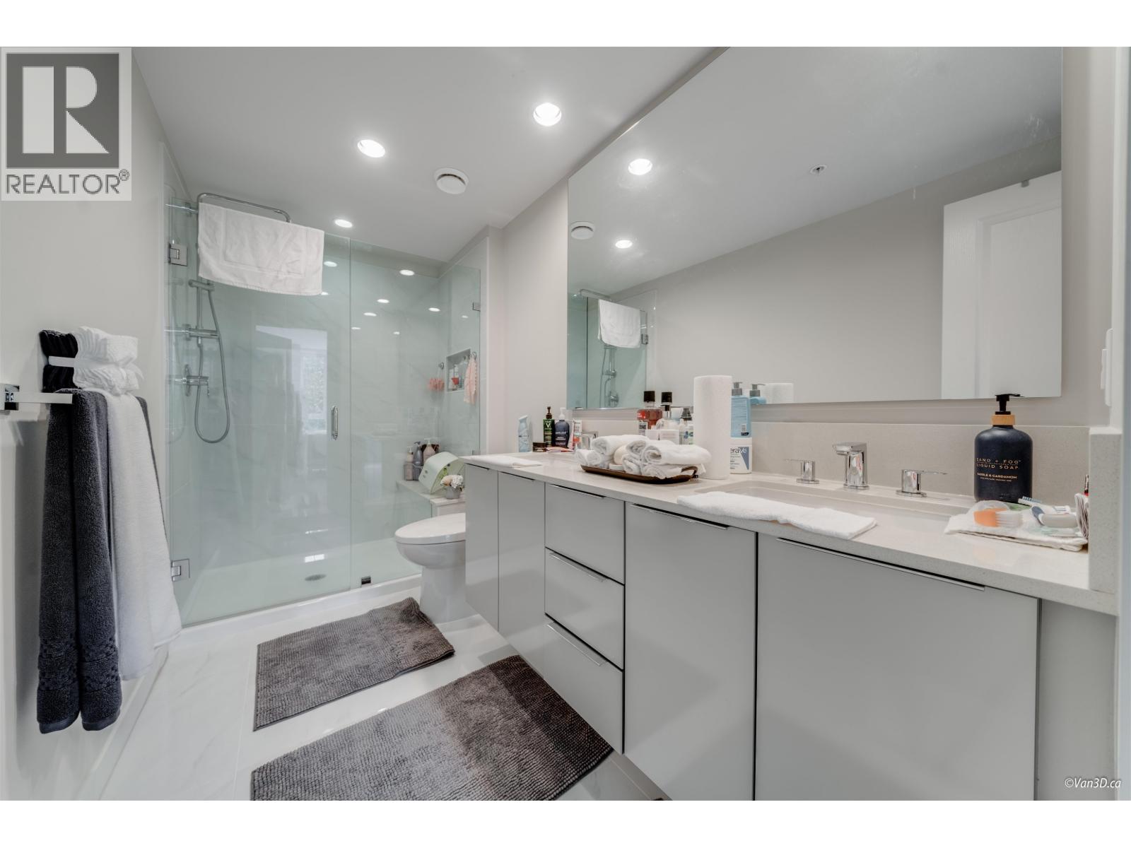 304 3100 Windsor Gate Property Photo 12