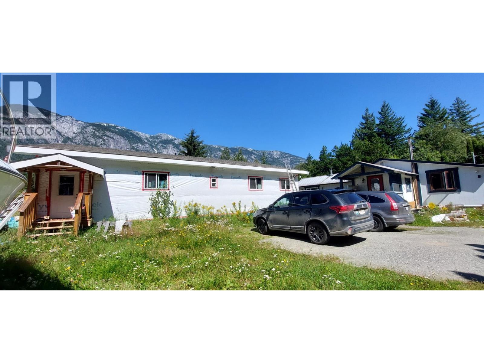 1276 Mackenzie Highway Property Photo 1