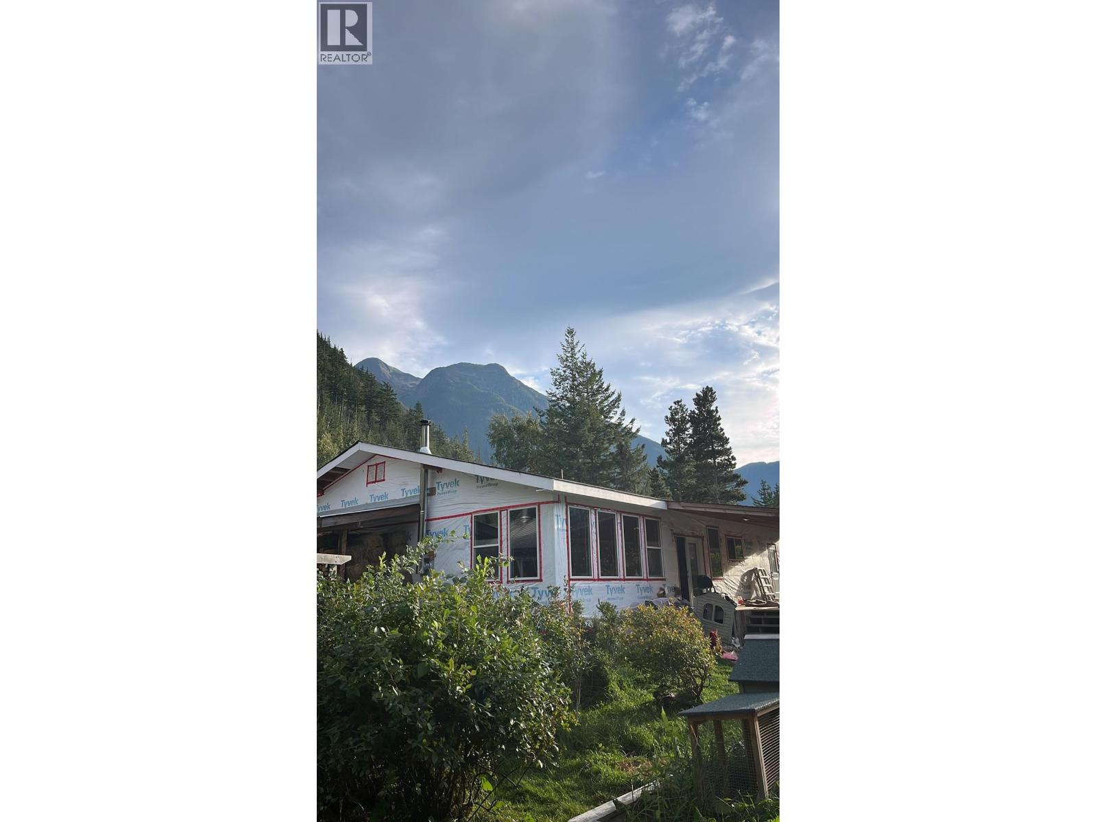1276 Mackenzie Highway Property Photo 6
