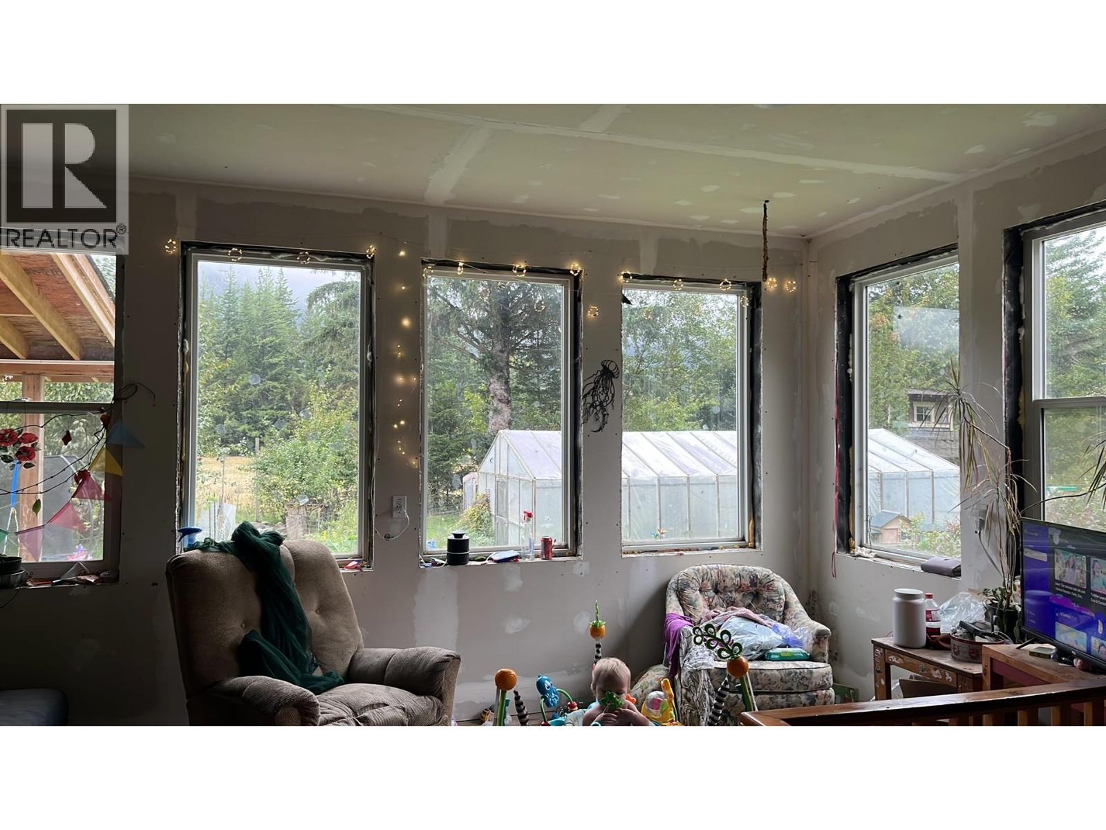 1276 Mackenzie Highway Property Photo 11