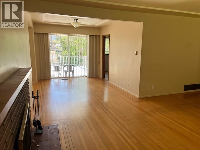 4840 Parker Street Property Photo 8