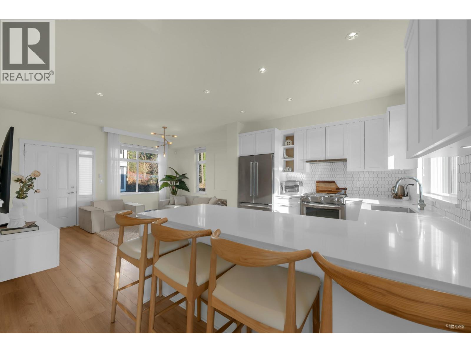 115 3565 Baycrest Avenue Property Photo 10