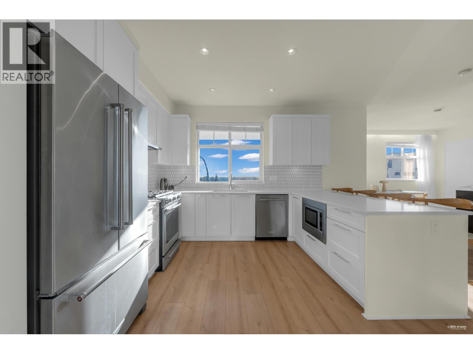 115 3565 Baycrest Avenue Property Photo 14