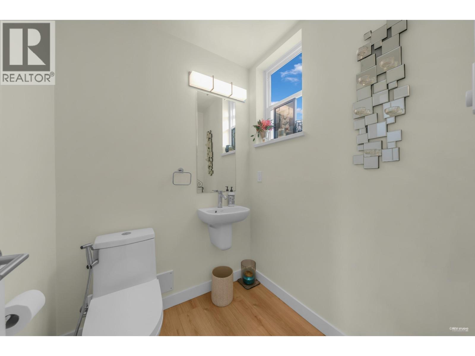 115 3565 Baycrest Avenue Property Photo 20