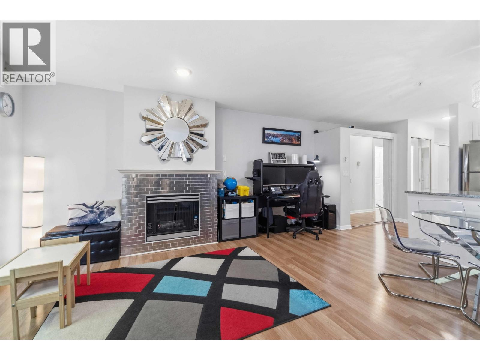 13 6577 Southoaks Crescent Property Photo 16