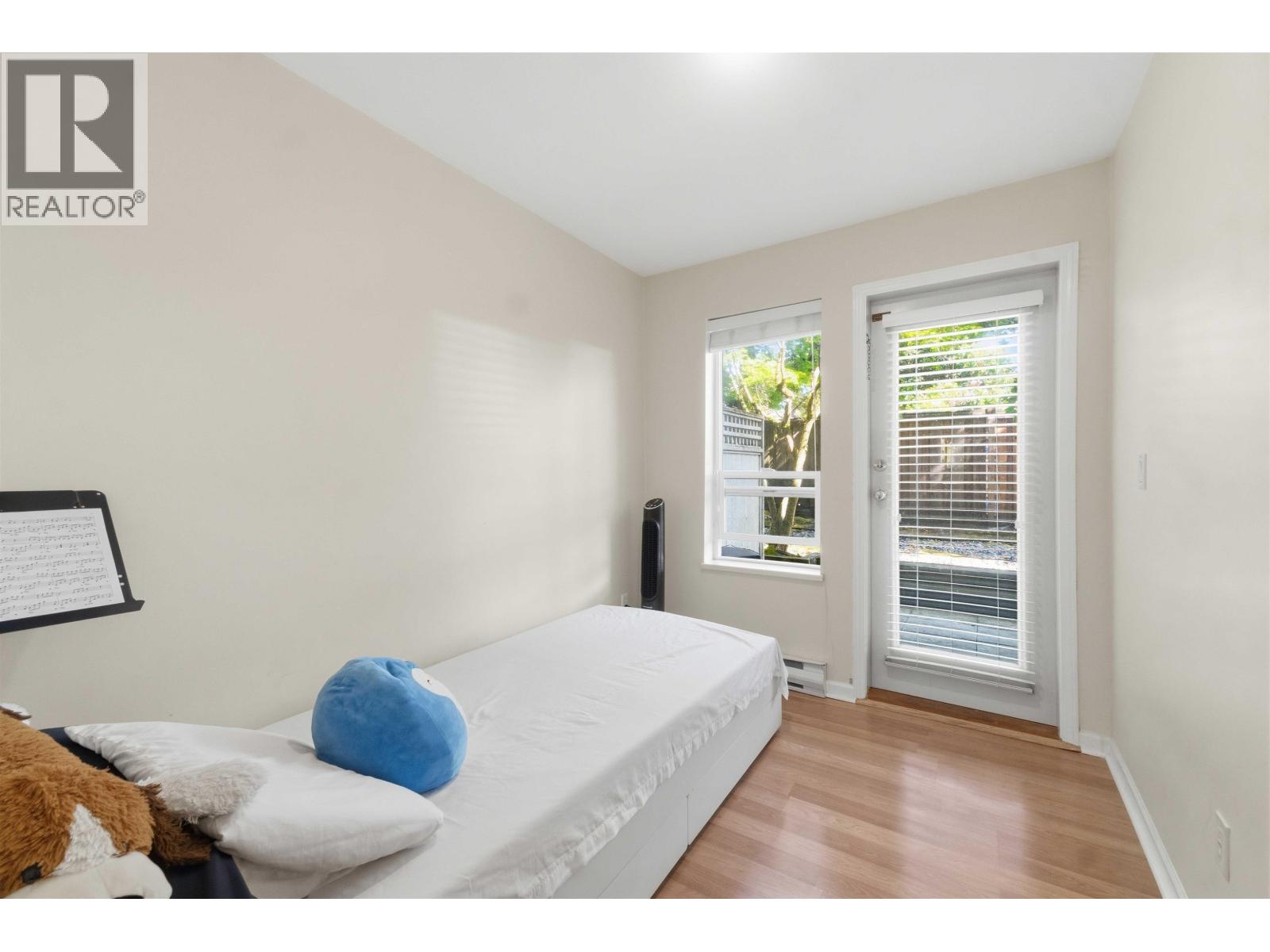 13 6577 Southoaks Crescent Property Photo 21