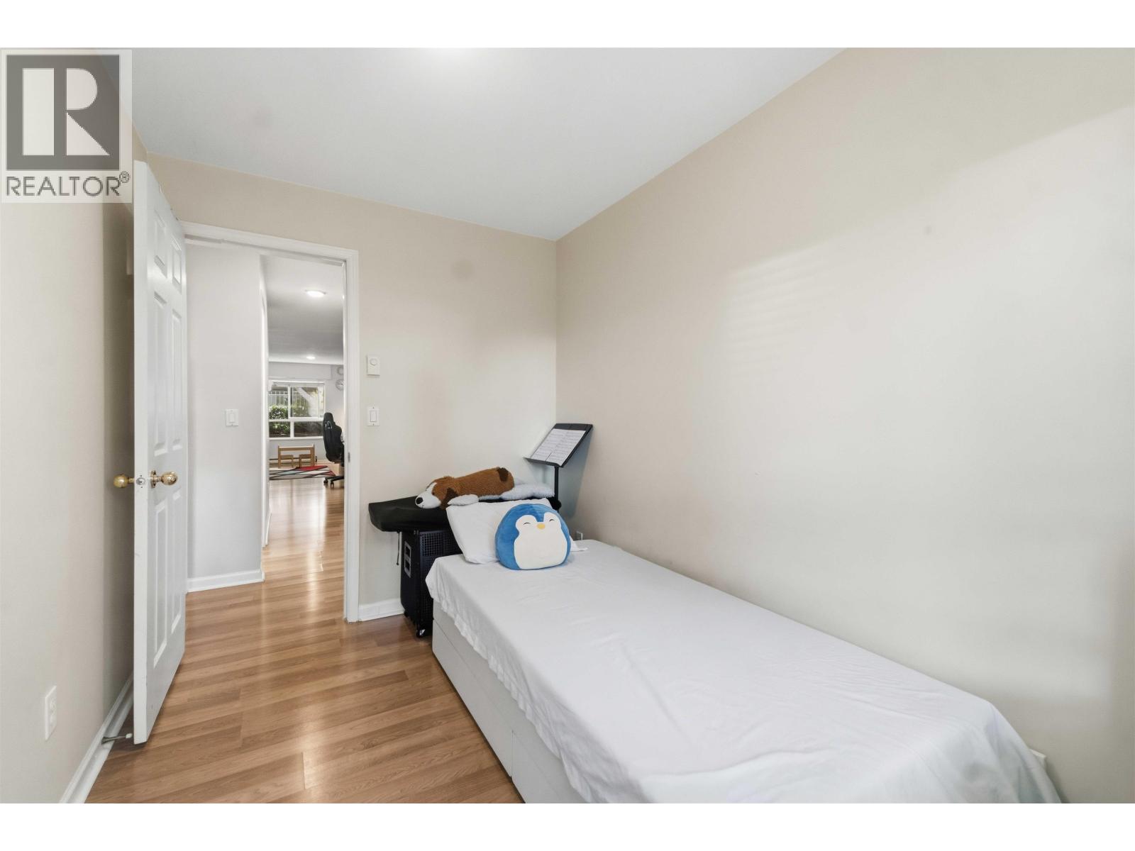 13 6577 Southoaks Crescent Property Photo 22