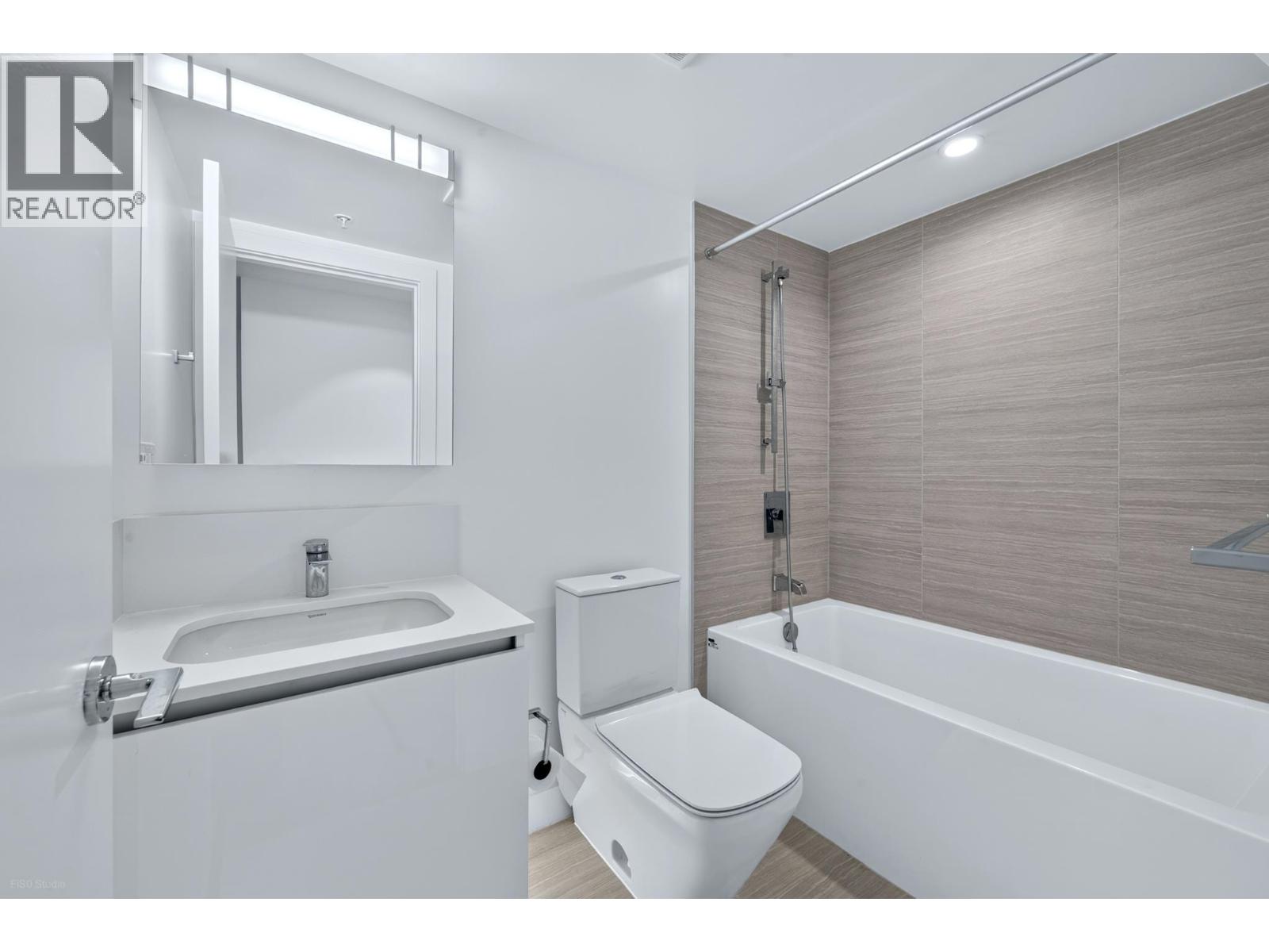 609 5788 Gilbert Road Property Photo 15