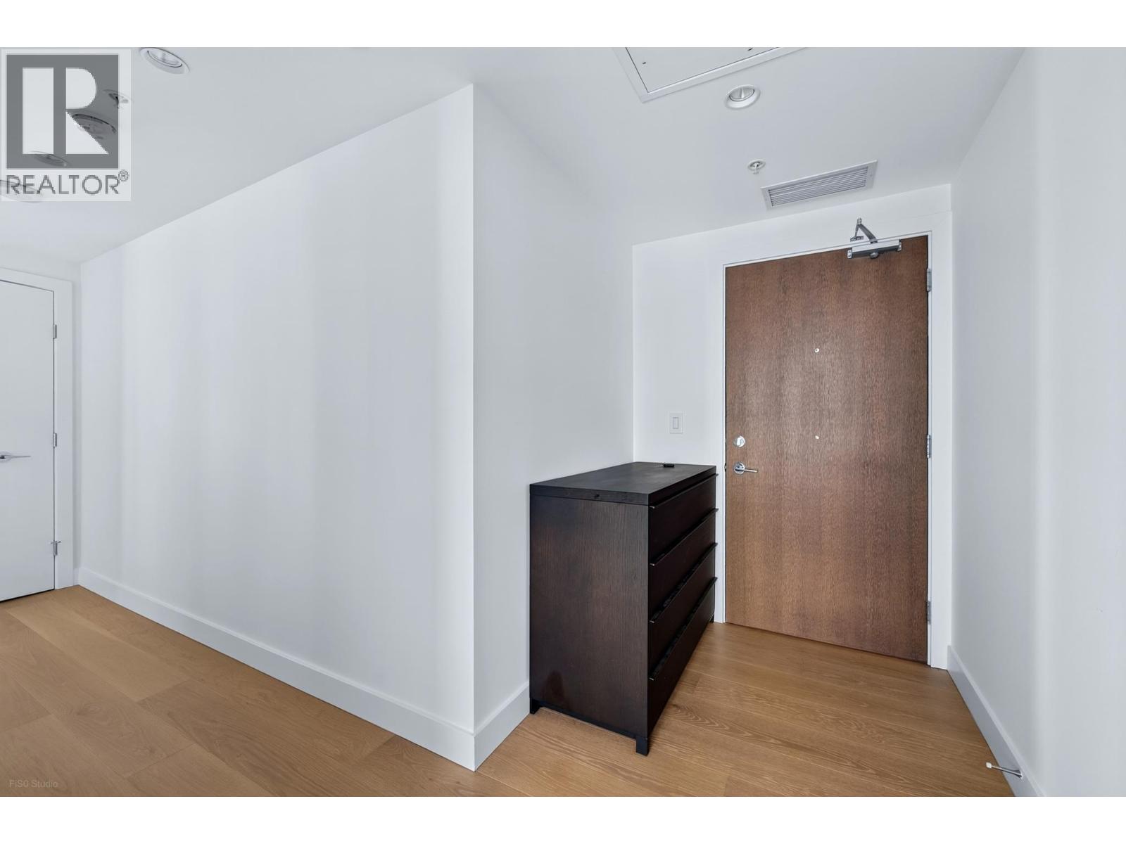 609 5788 Gilbert Road Property Photo 16