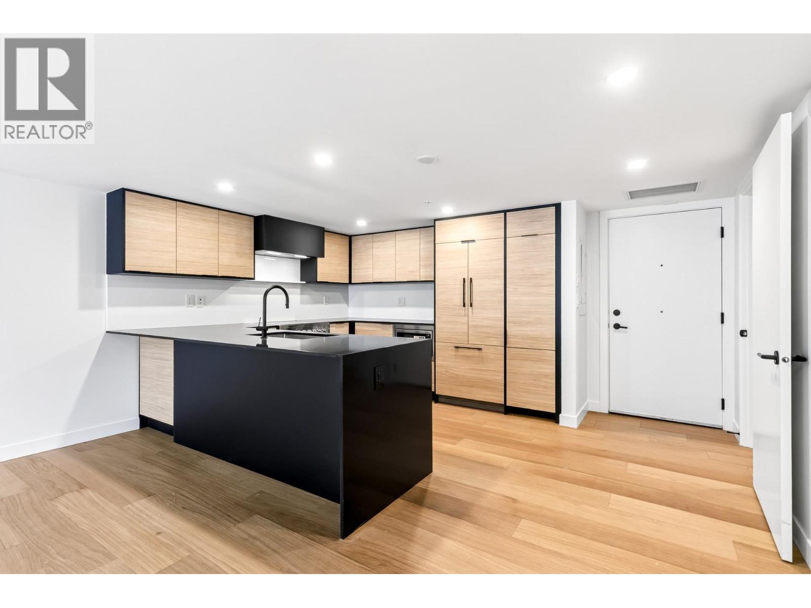 103 6485 Manitoba Street Property Photo 3