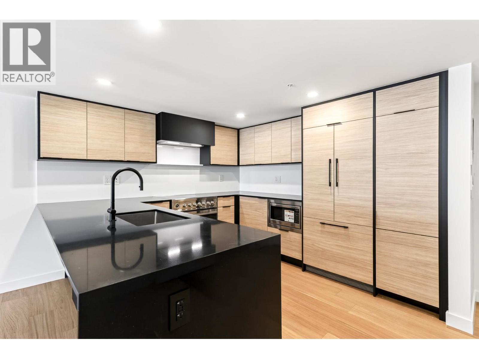 103 6485 Manitoba Street Property Photo 4