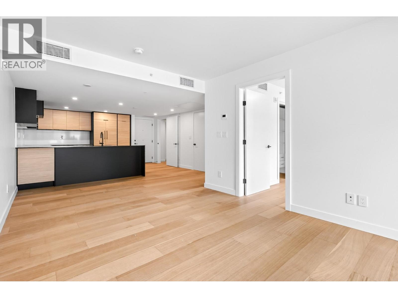 103 6485 Manitoba Street Property Photo 14