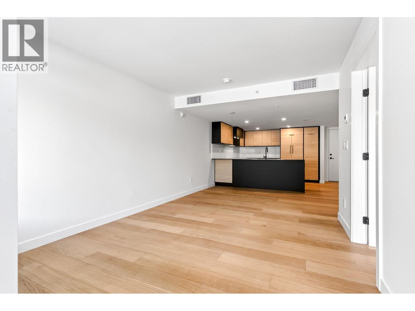 103 6485 Manitoba Street Property Photo 15