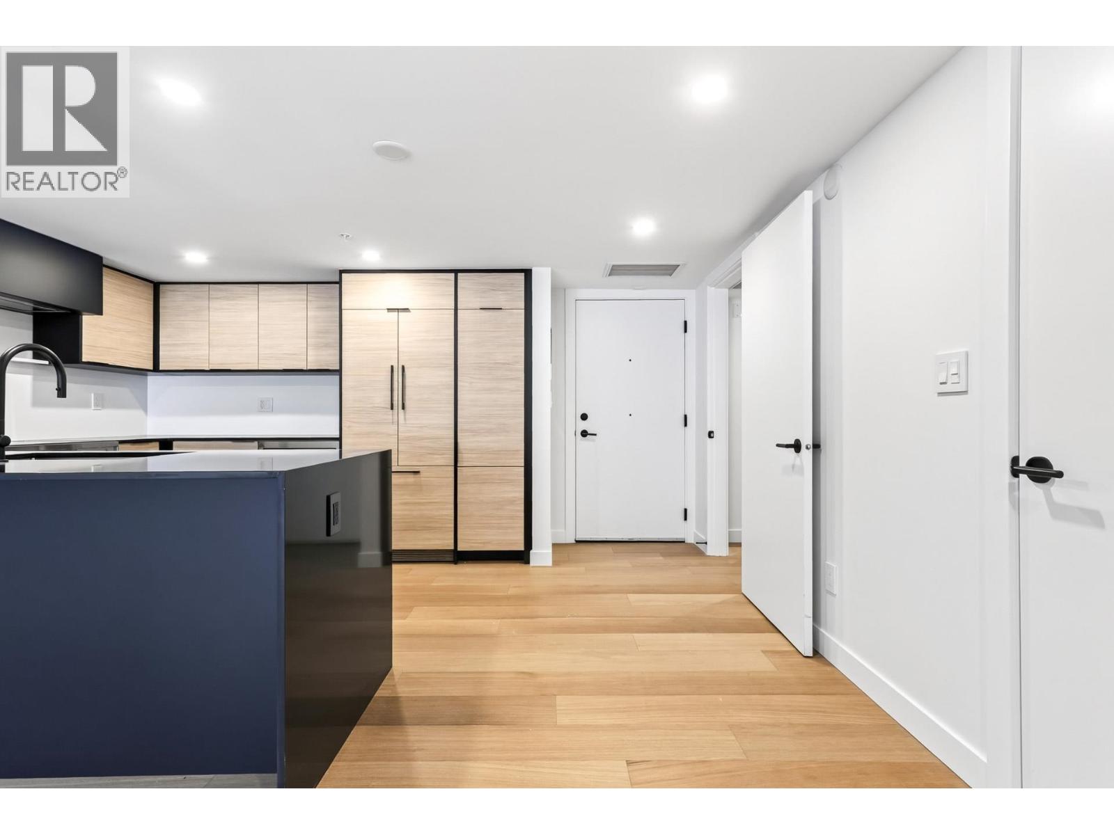 103 6485 Manitoba Street Property Photo 18